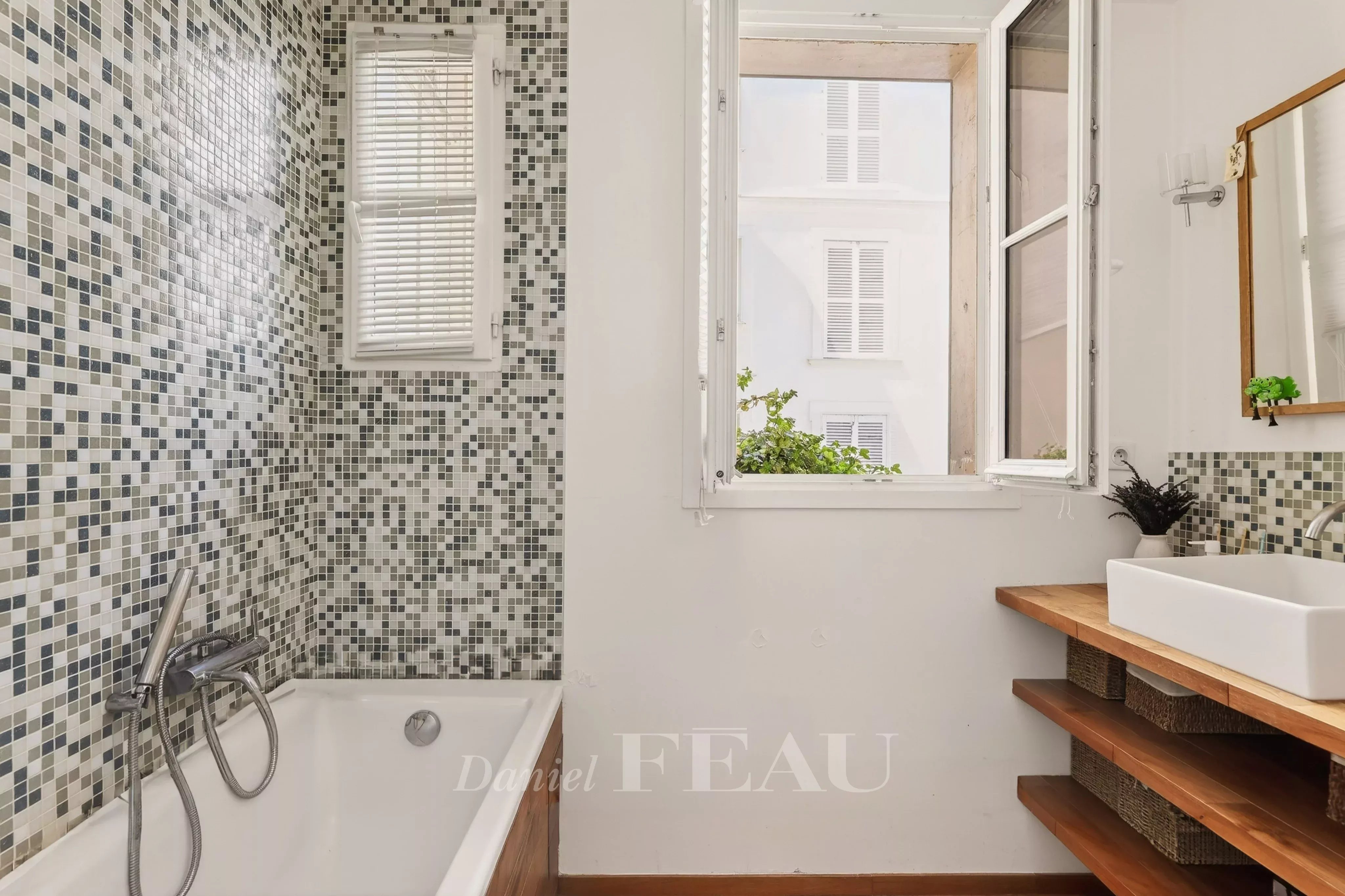 Sale Apartment Paris 15th