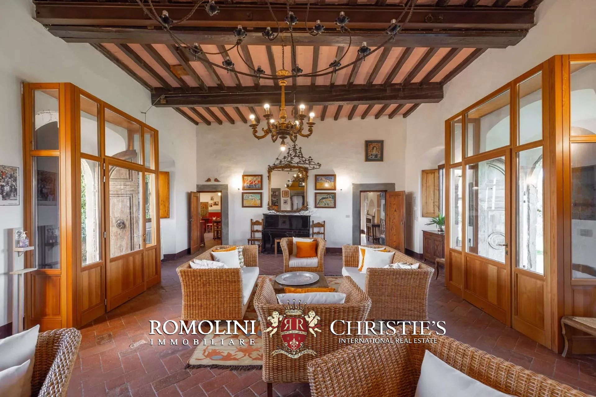 10 Bedroom Villa/Townhouse's Image 16