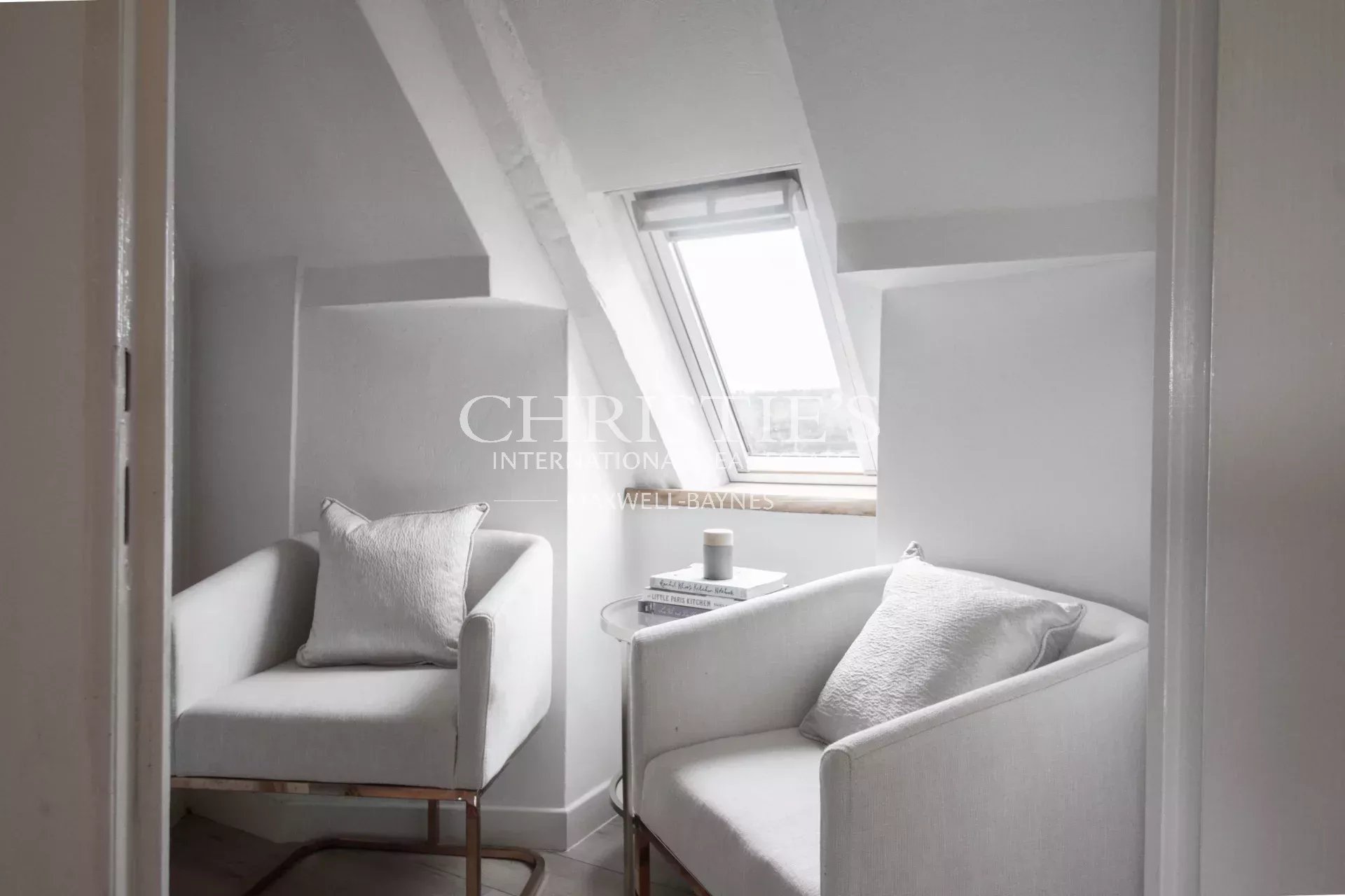 10 Bedroom Villa/Townhouse's Image 13