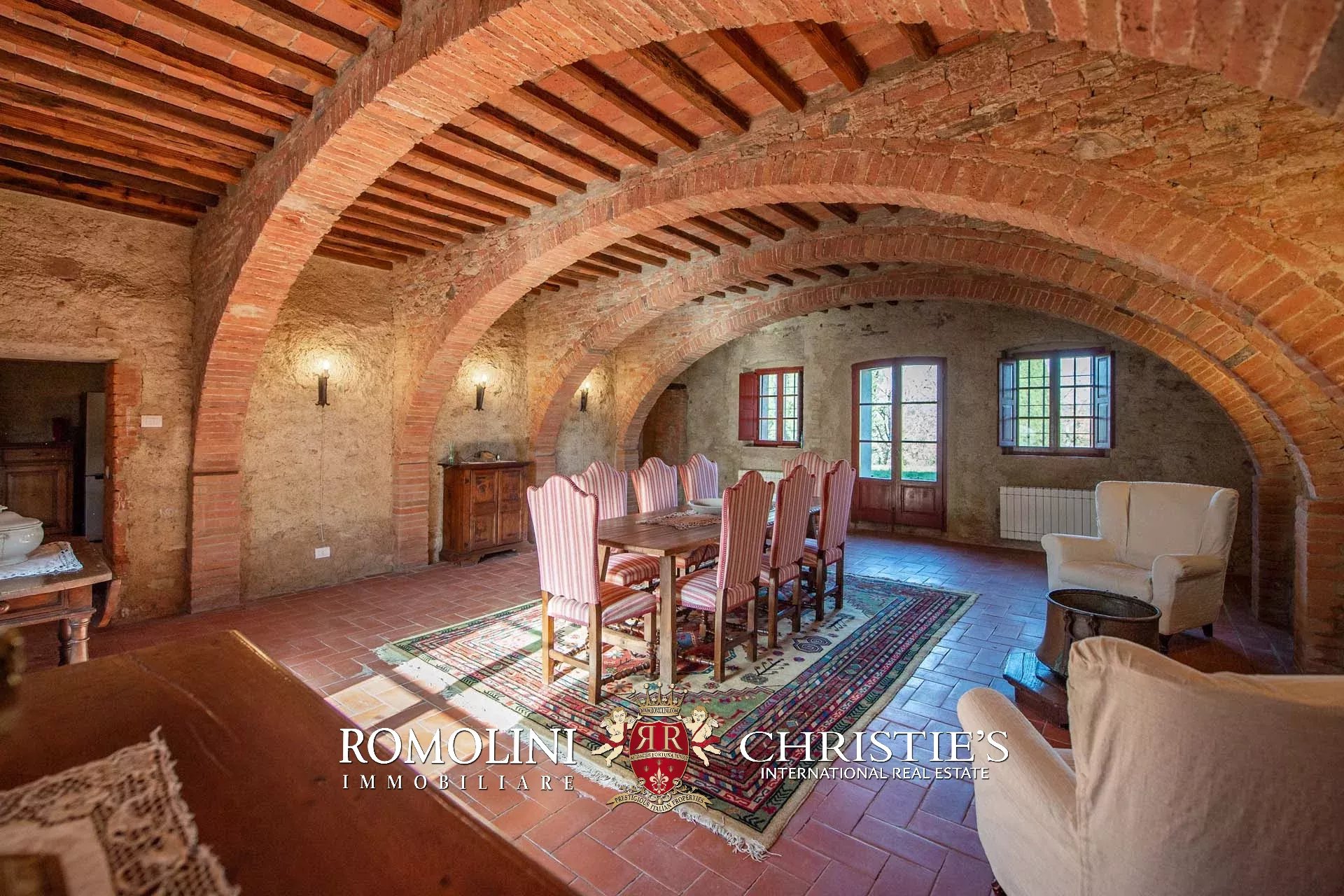 5 Bedroom Villa/Townhouse's Image 18