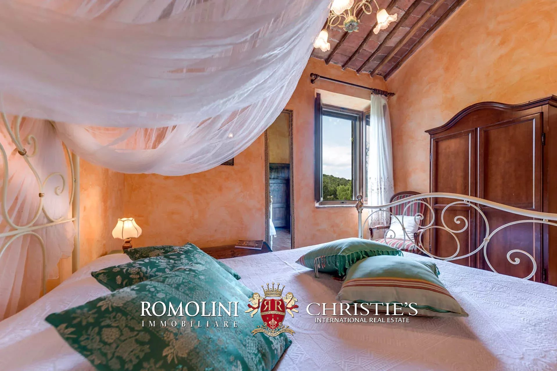 18 Bedroom Villa/Townhouse's Image 71