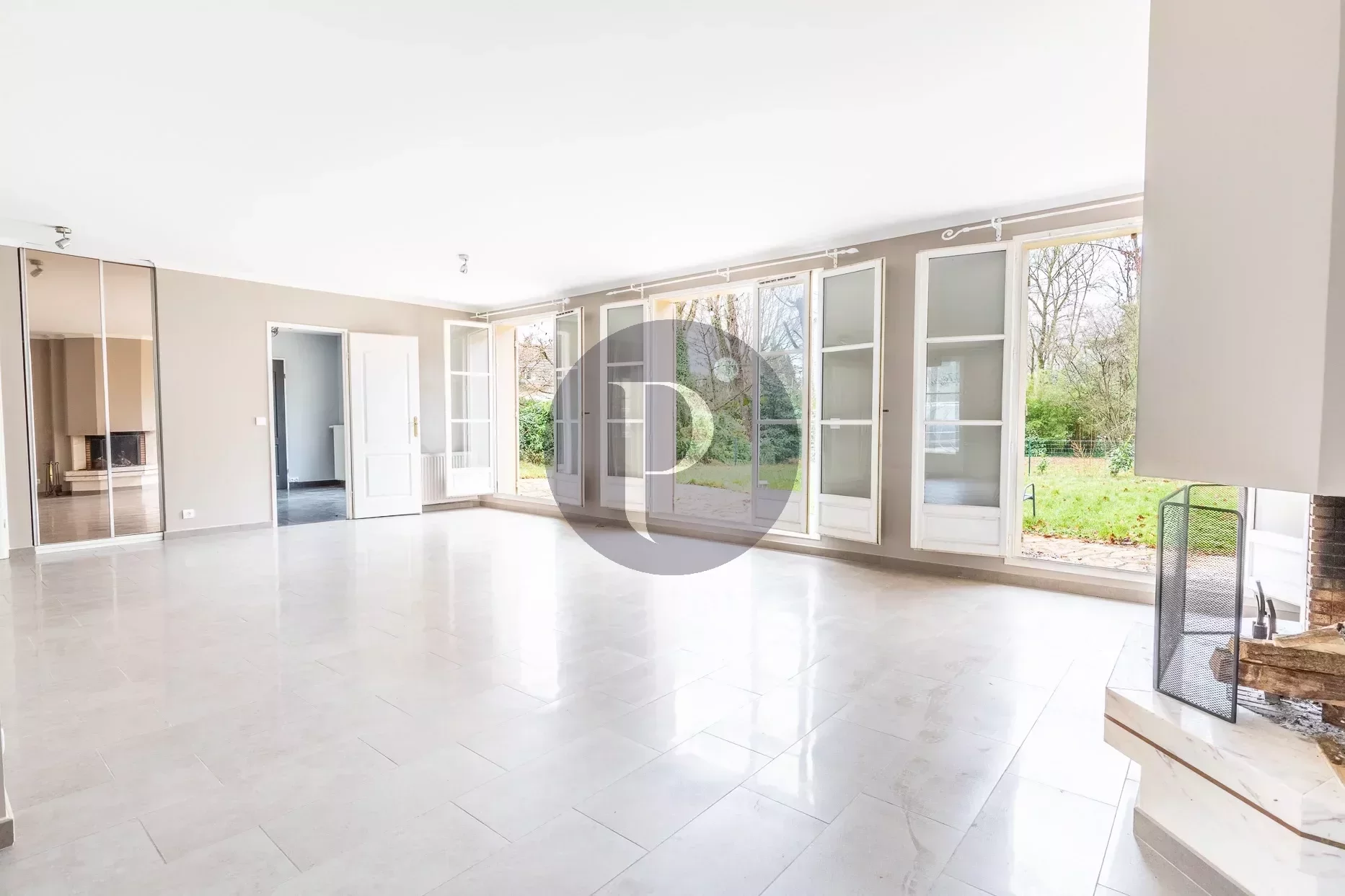 vente-maison-8-pieces-verrieres-le-buisson-84082190