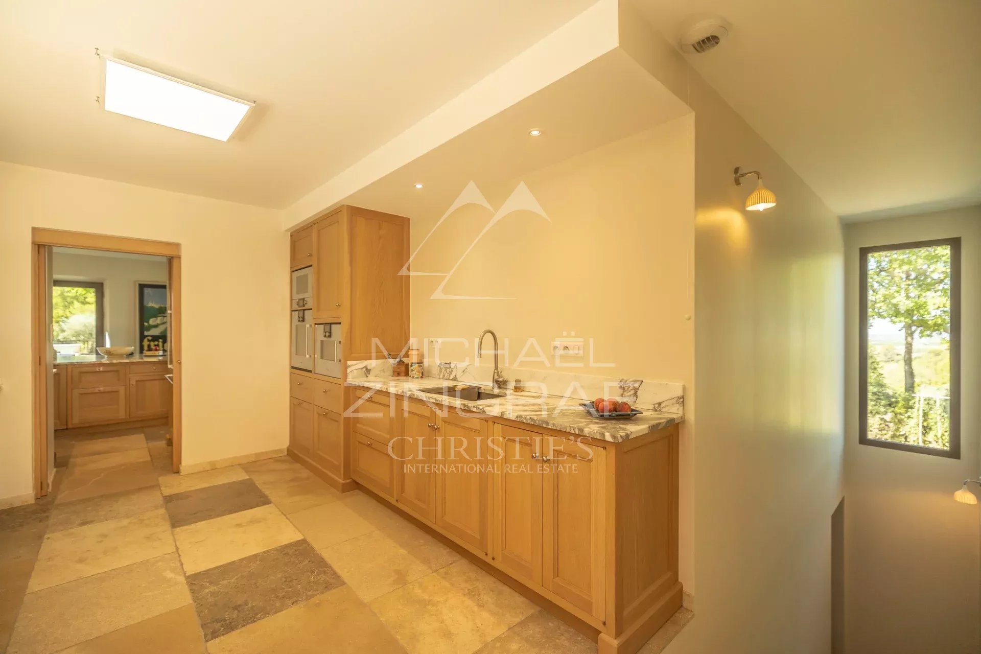4 Bedroom Villa/Townhouse's Image 4