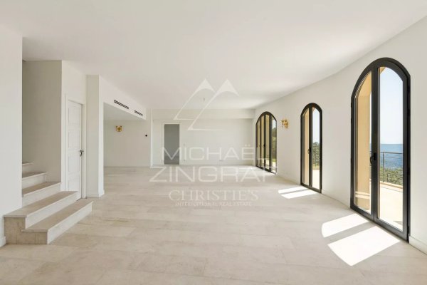 Uncluttered villa with panoramic views of the Riviera — photo 3