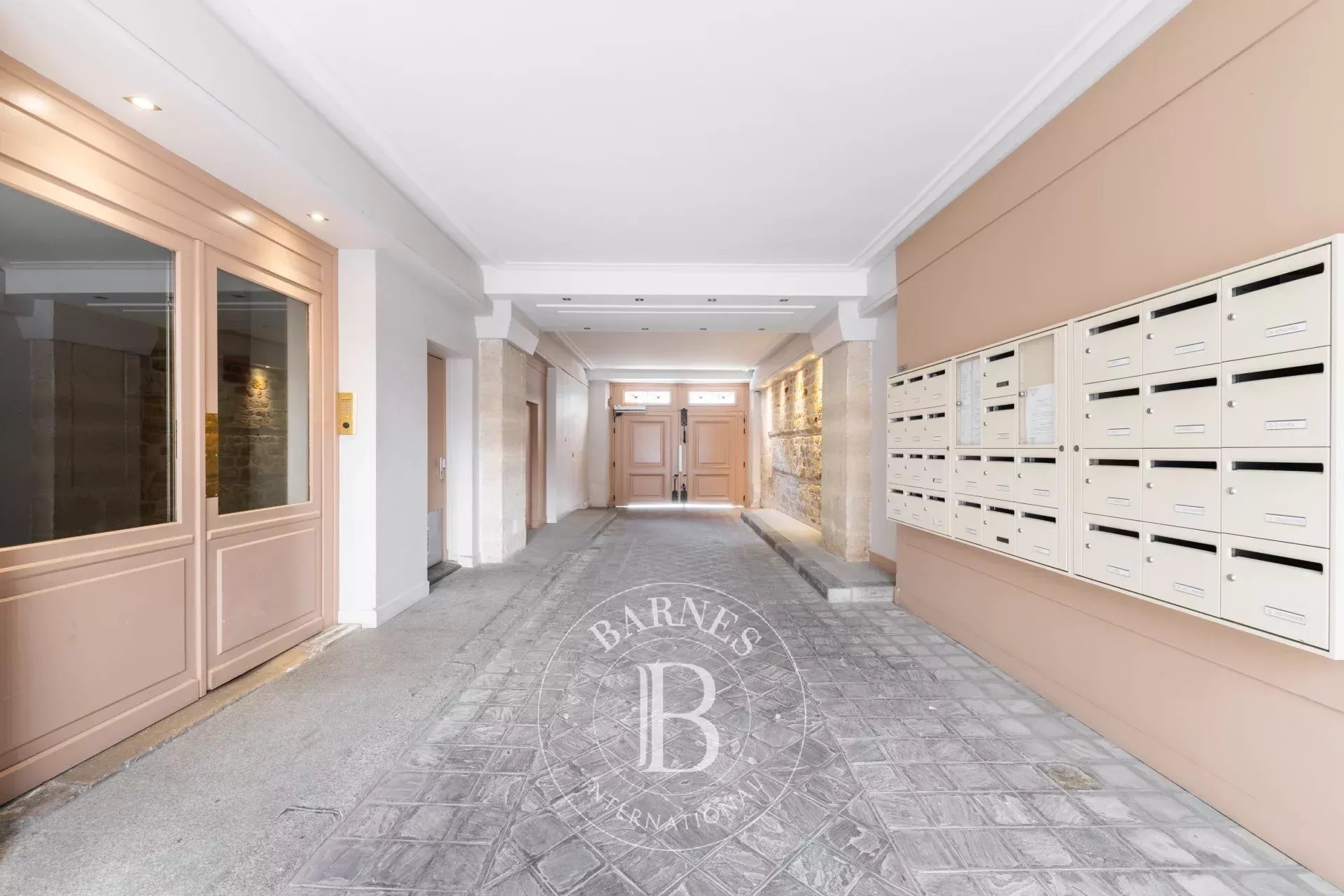 Daire Paris 3ème - picture 14