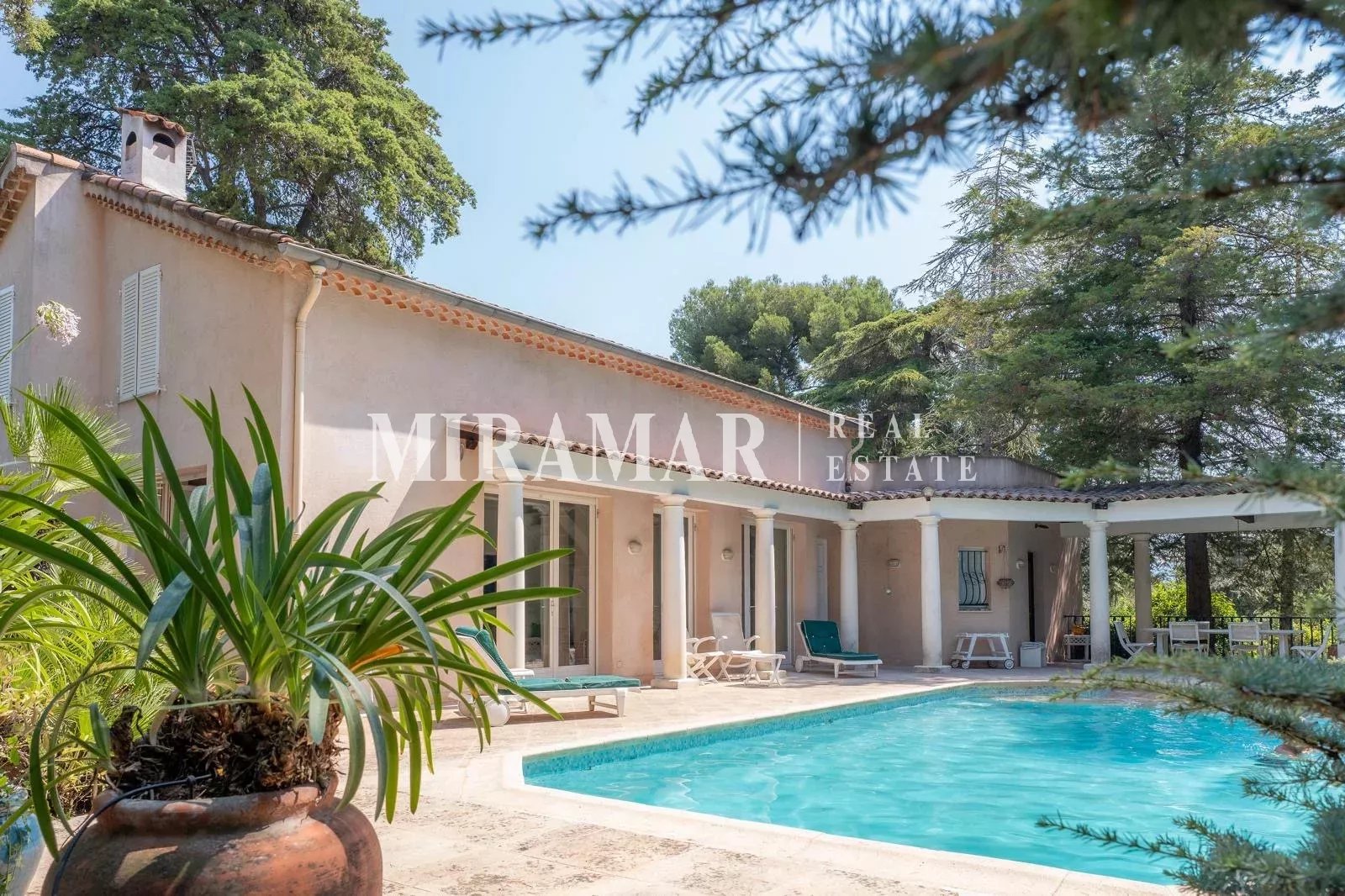 Agence immobilière de 