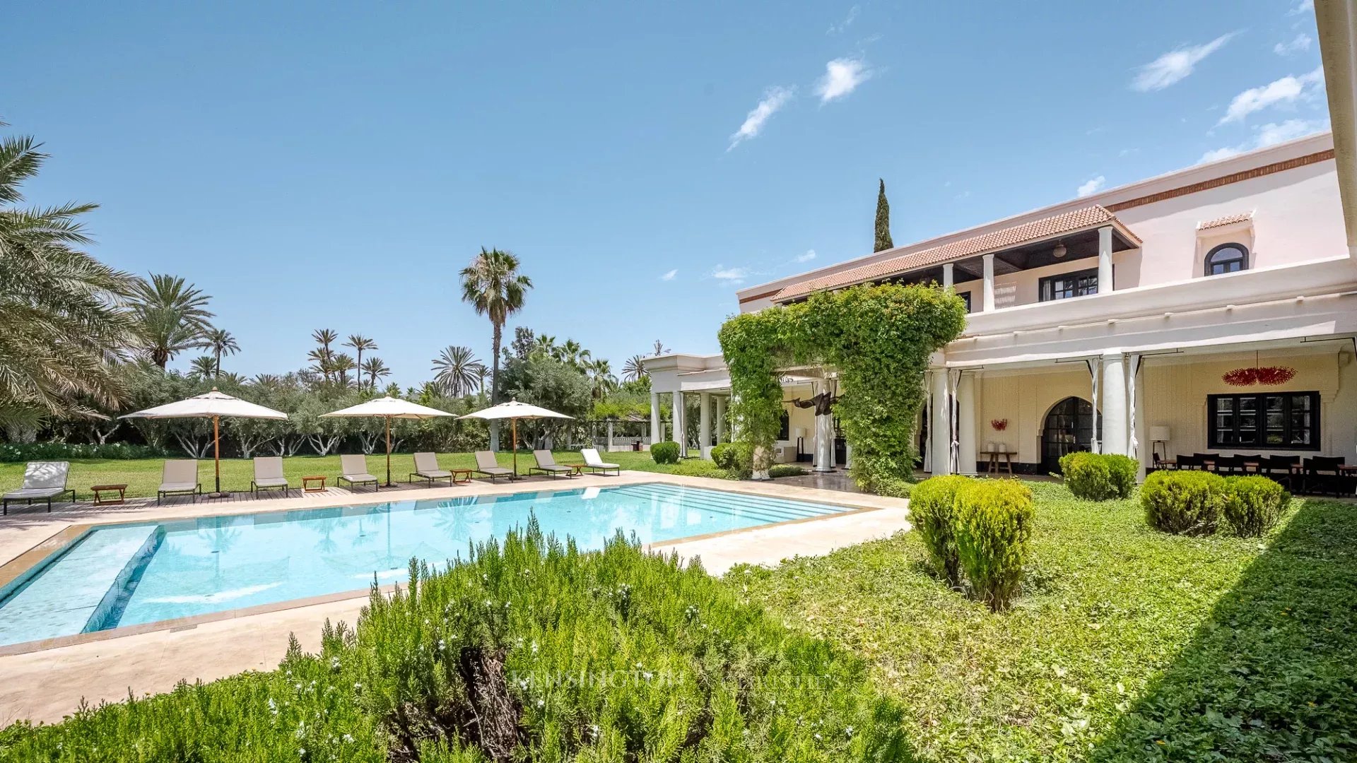 6 Bedroom Villa/Townhouse's Image 32