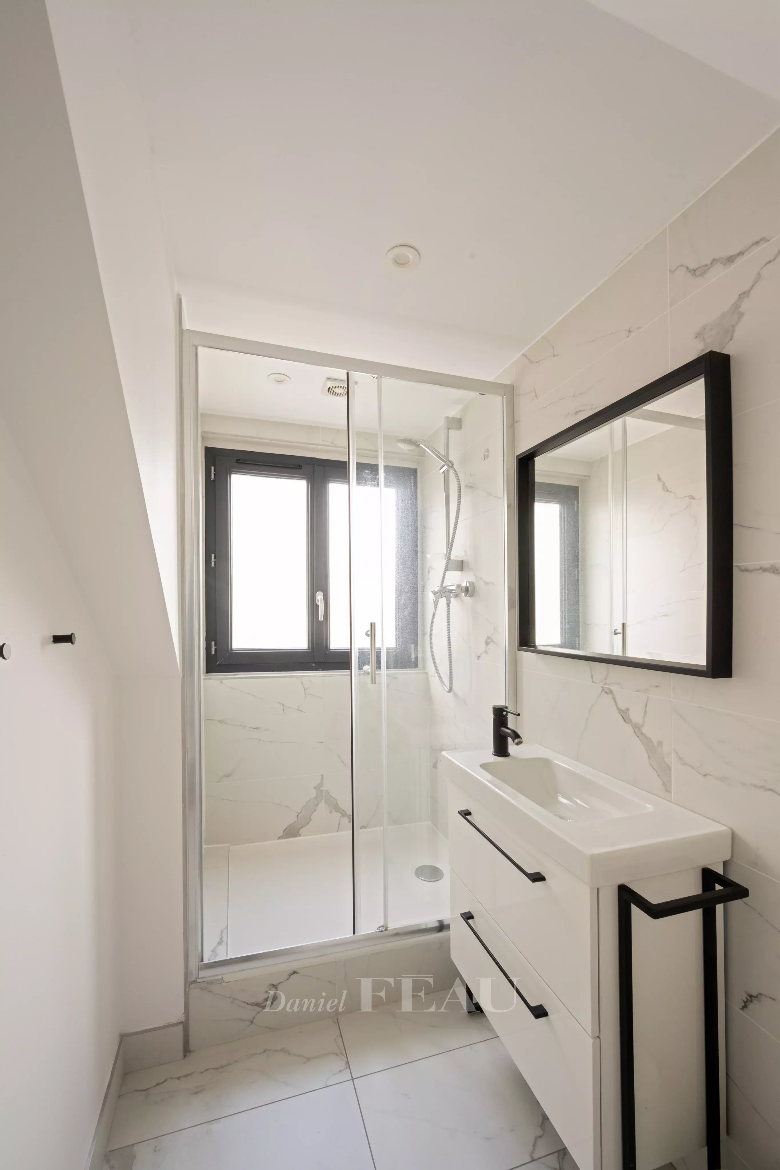 Sale Apartment Paris 1st