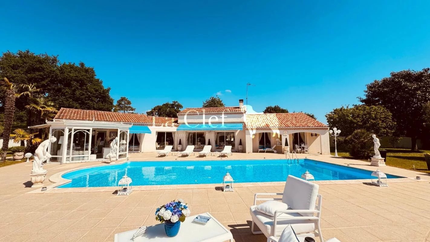 PESSAC MAISON 195M² PISCINE GARAGE TERRAIN 2336M²