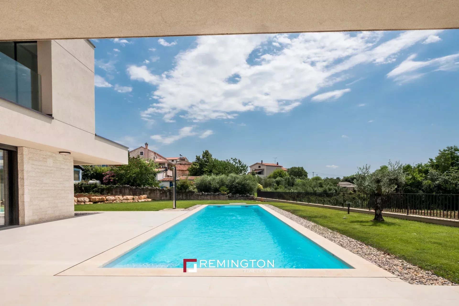 4 Bedroom Villa/Townhouse's Image 9