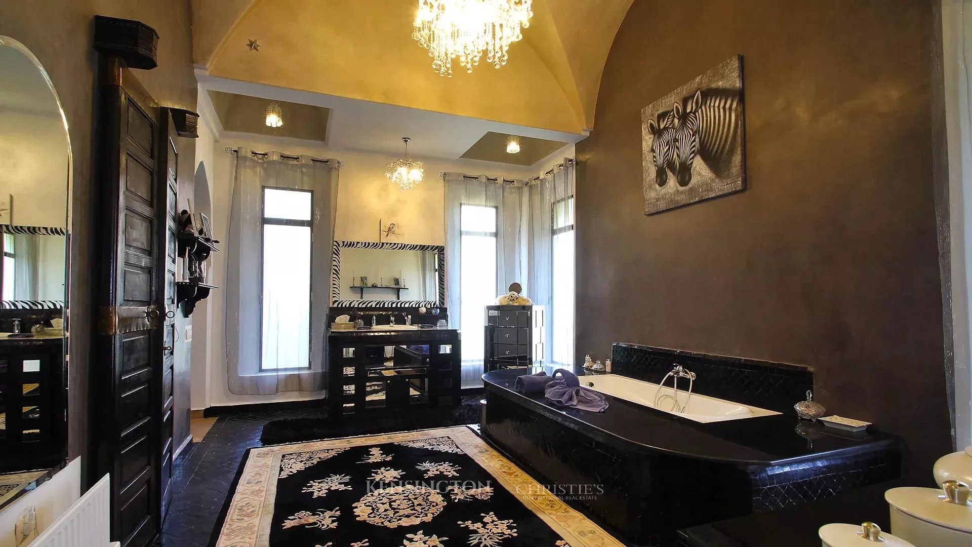 6 Bedroom Villa/Townhouse's Image 39