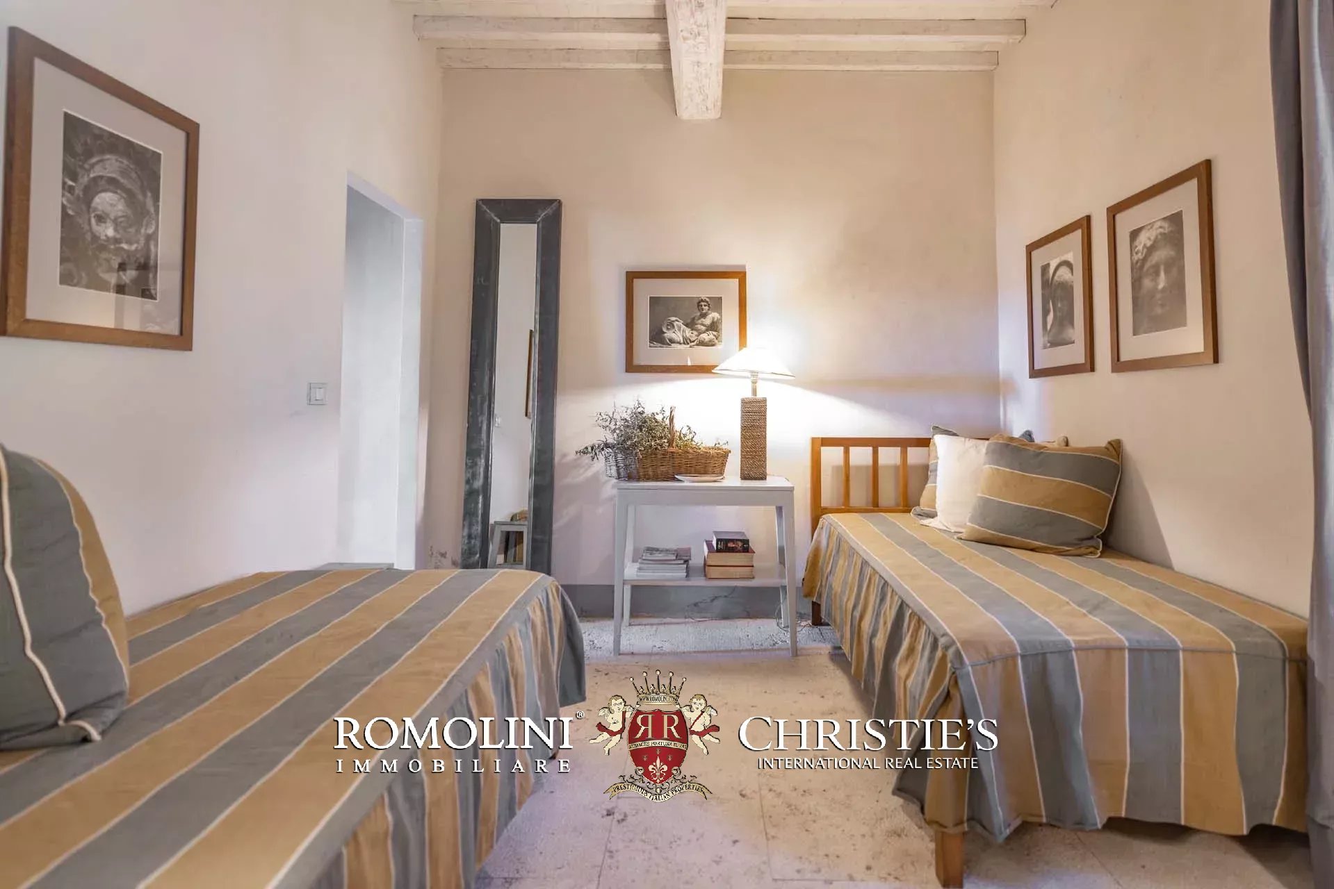 EQUESTRIAN SEA VIEW WINE ESTATE WITH VINEYARDS FOR SALE CLOSE TO BOLGHERI, TUSCANY
