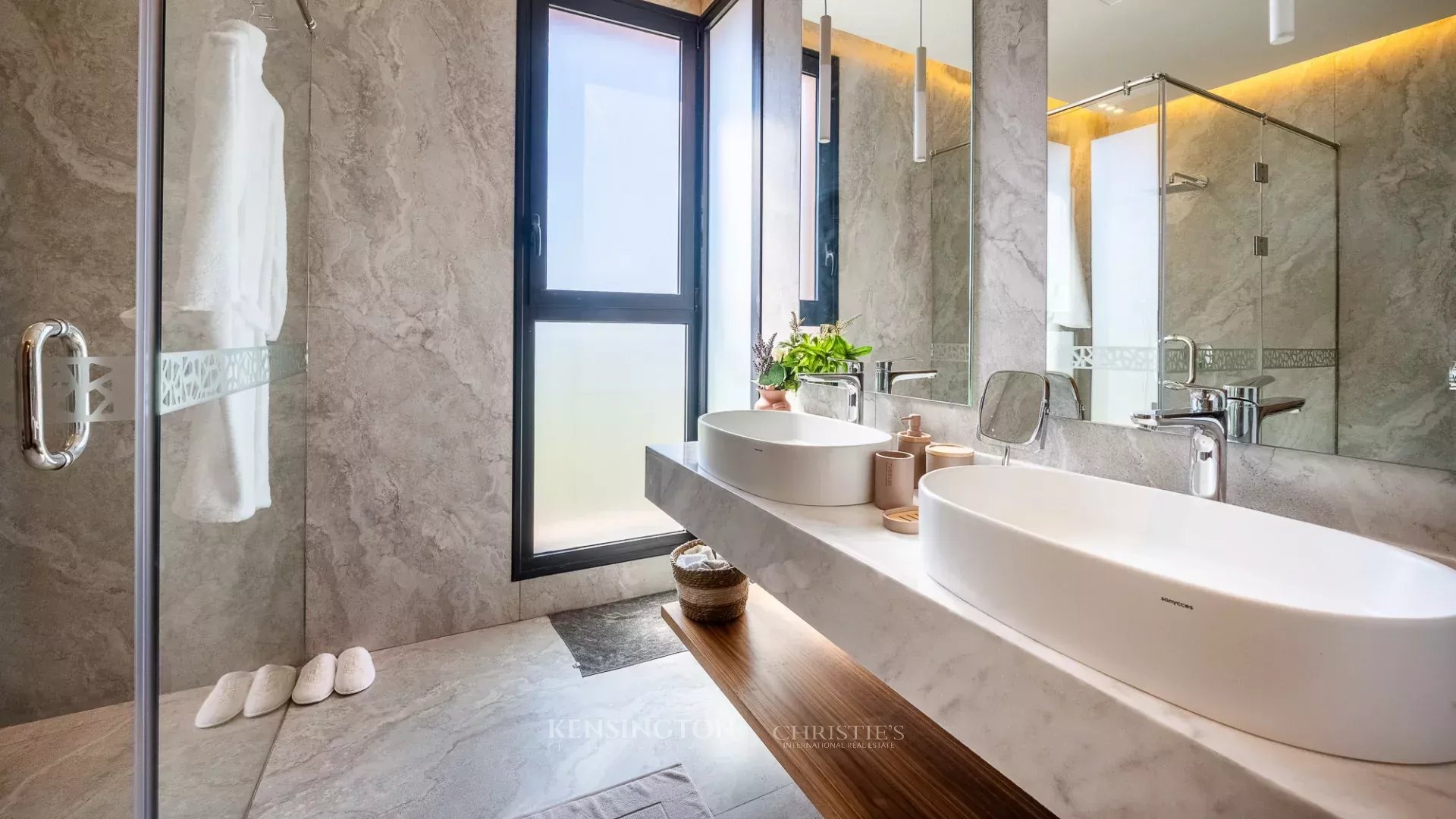 4 Bedroom Villa/Townhouse's Image 37