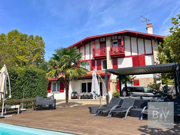 Magnificent Basque family home with separate apartment — photo 2