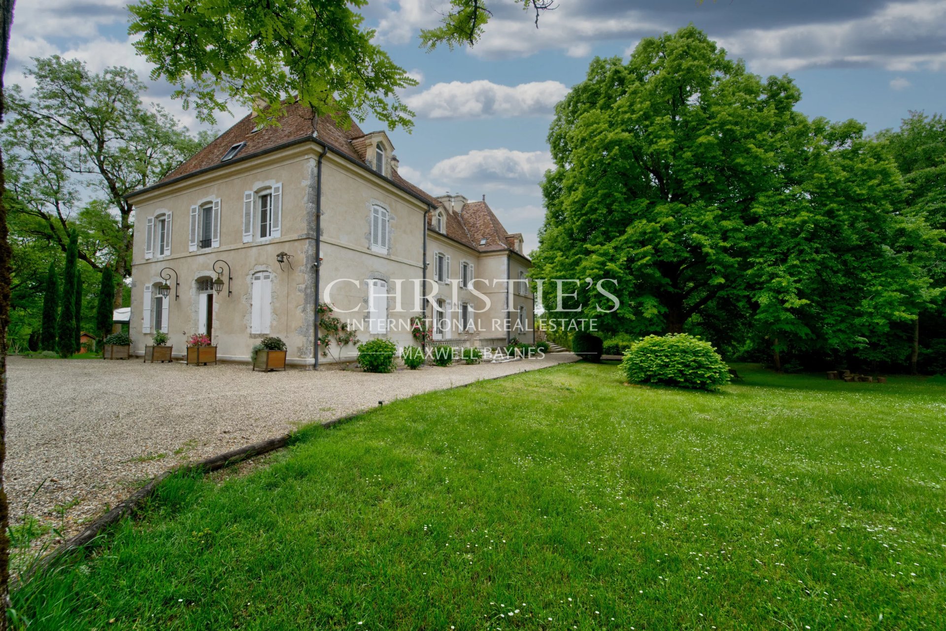 9 Bedroom Chateau's Image 36