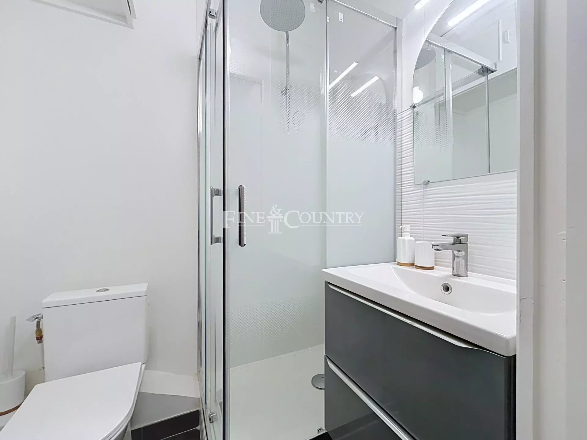 Photo of Studio for sale in Cannes center