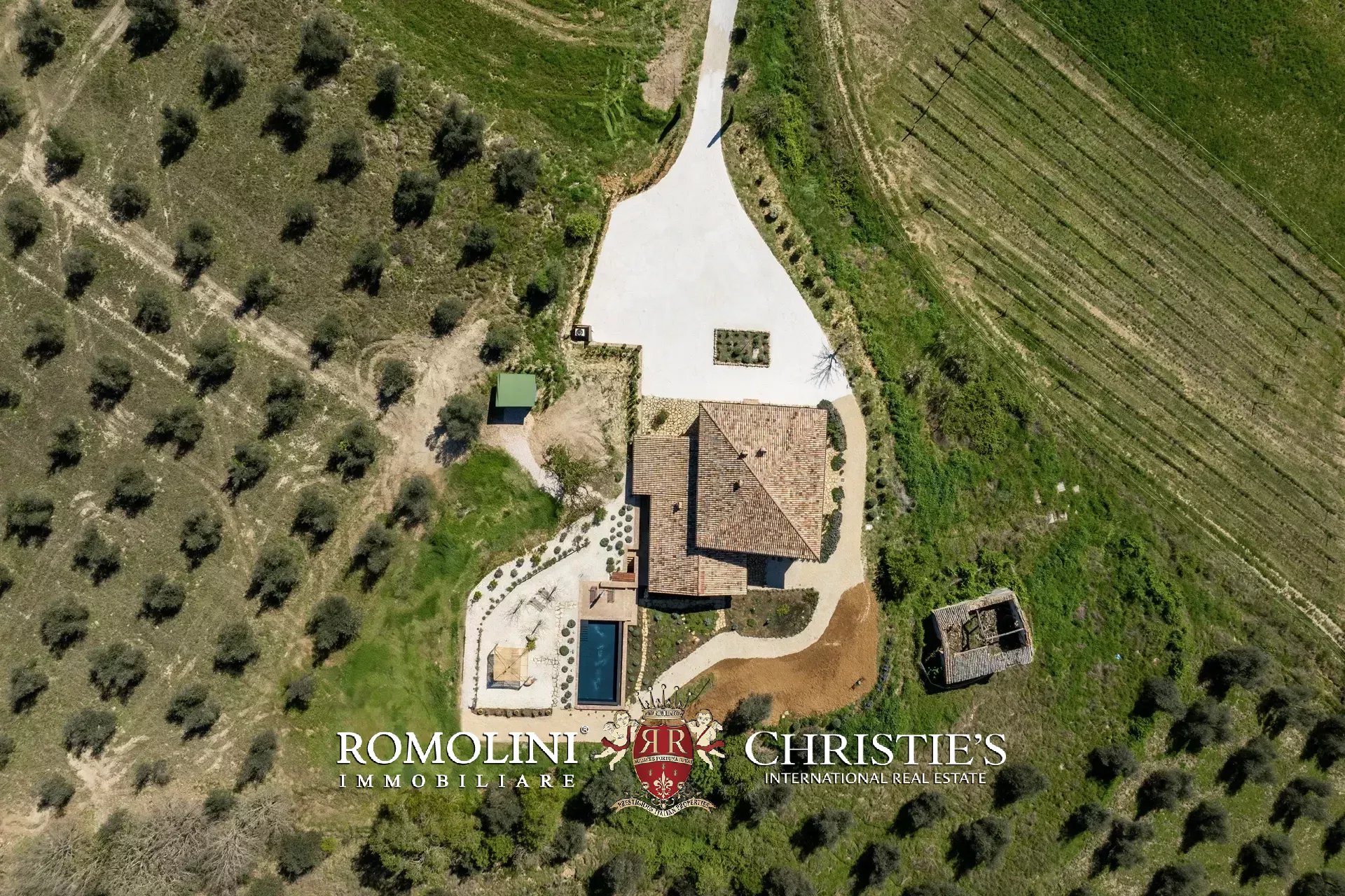 6 Bedroom Villa/Townhouse's Image 24