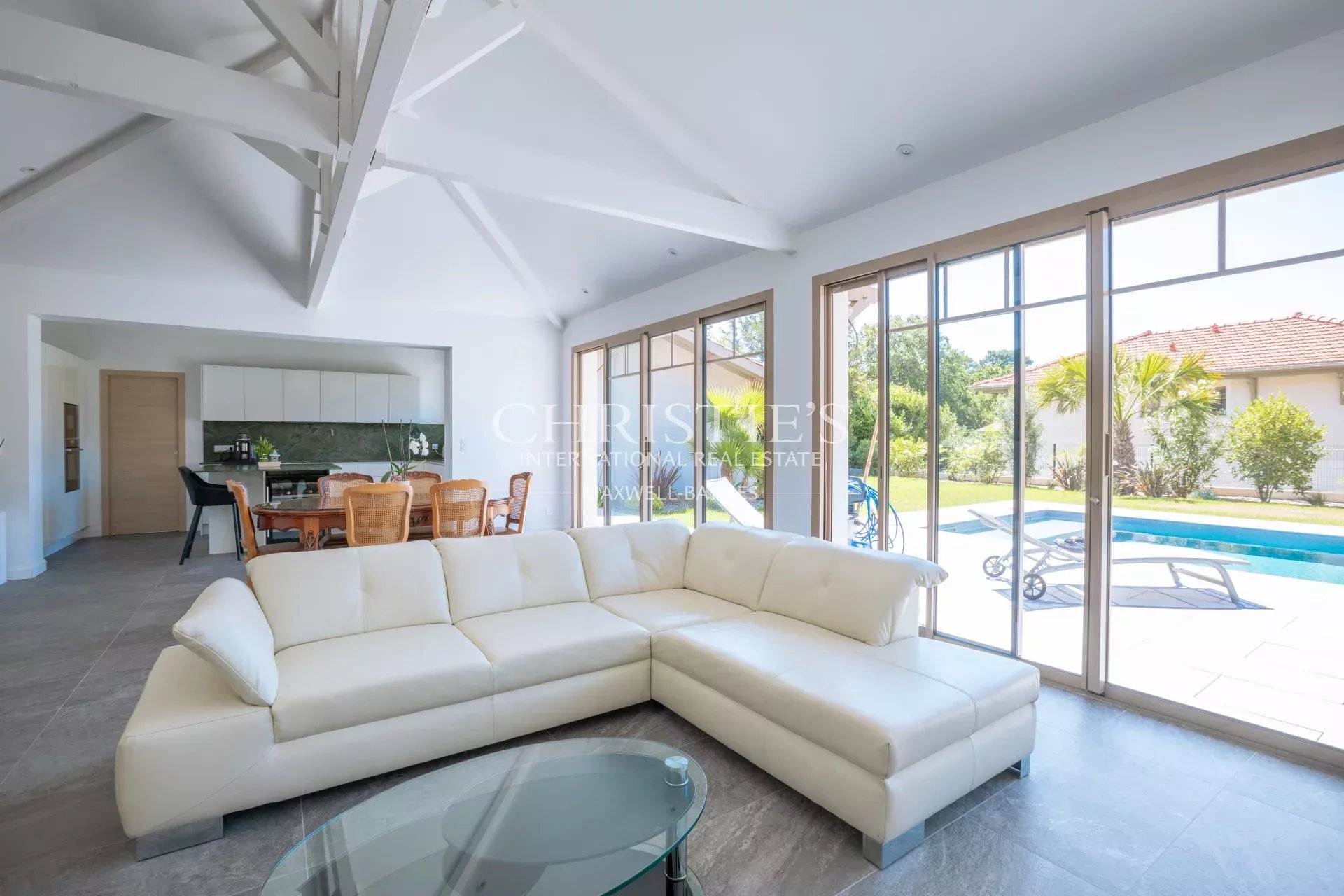 4 Bedroom Villa/Townhouse's Image 5
