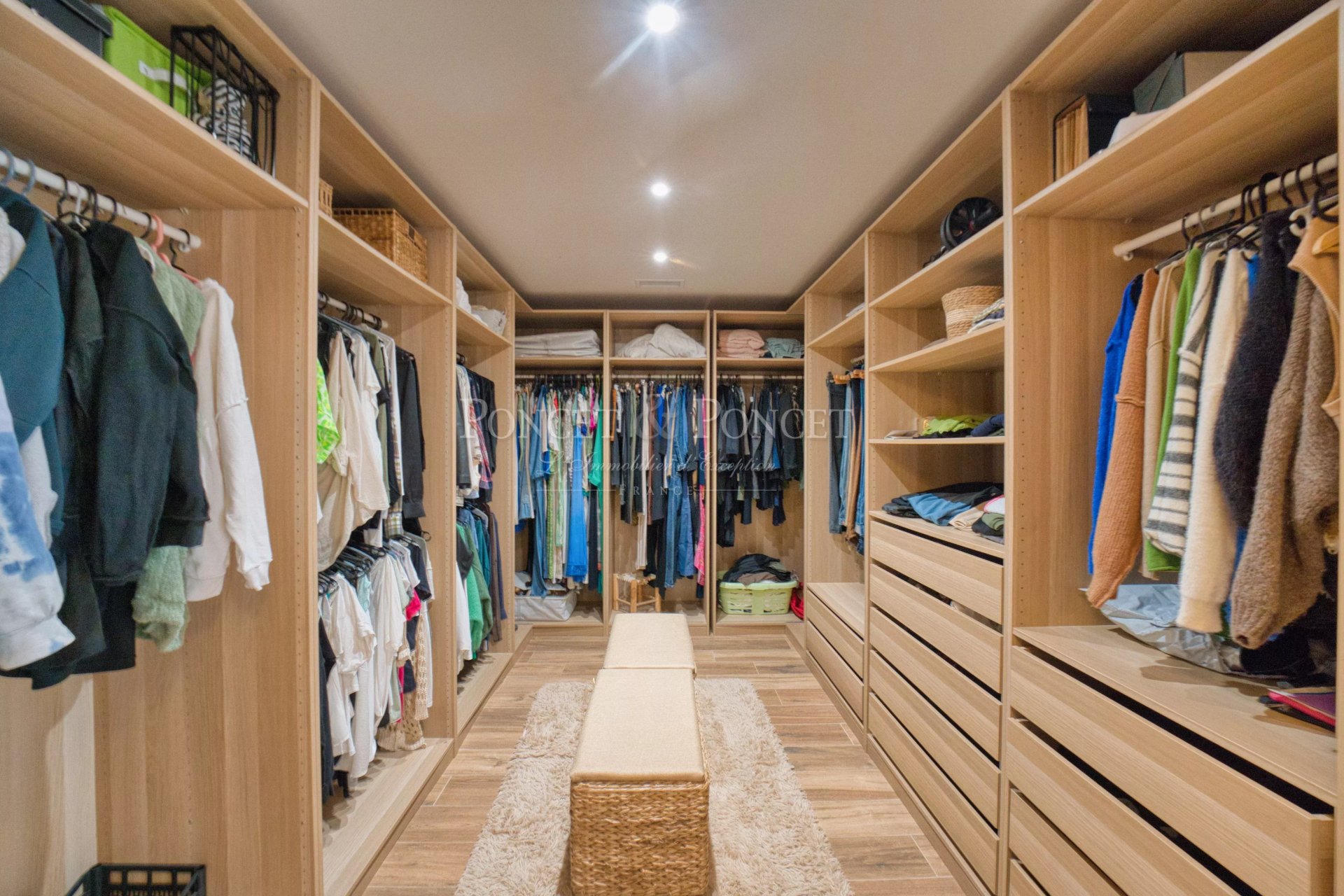 4 Bedroom Villa/Townhouse's Image 6