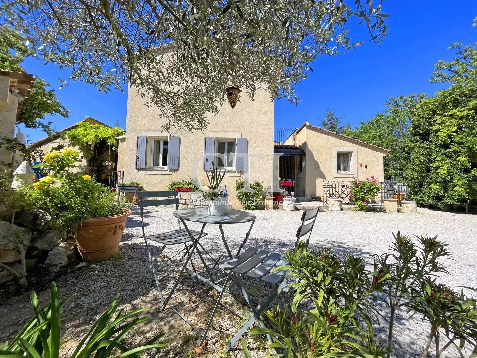 Agence immobilière de 