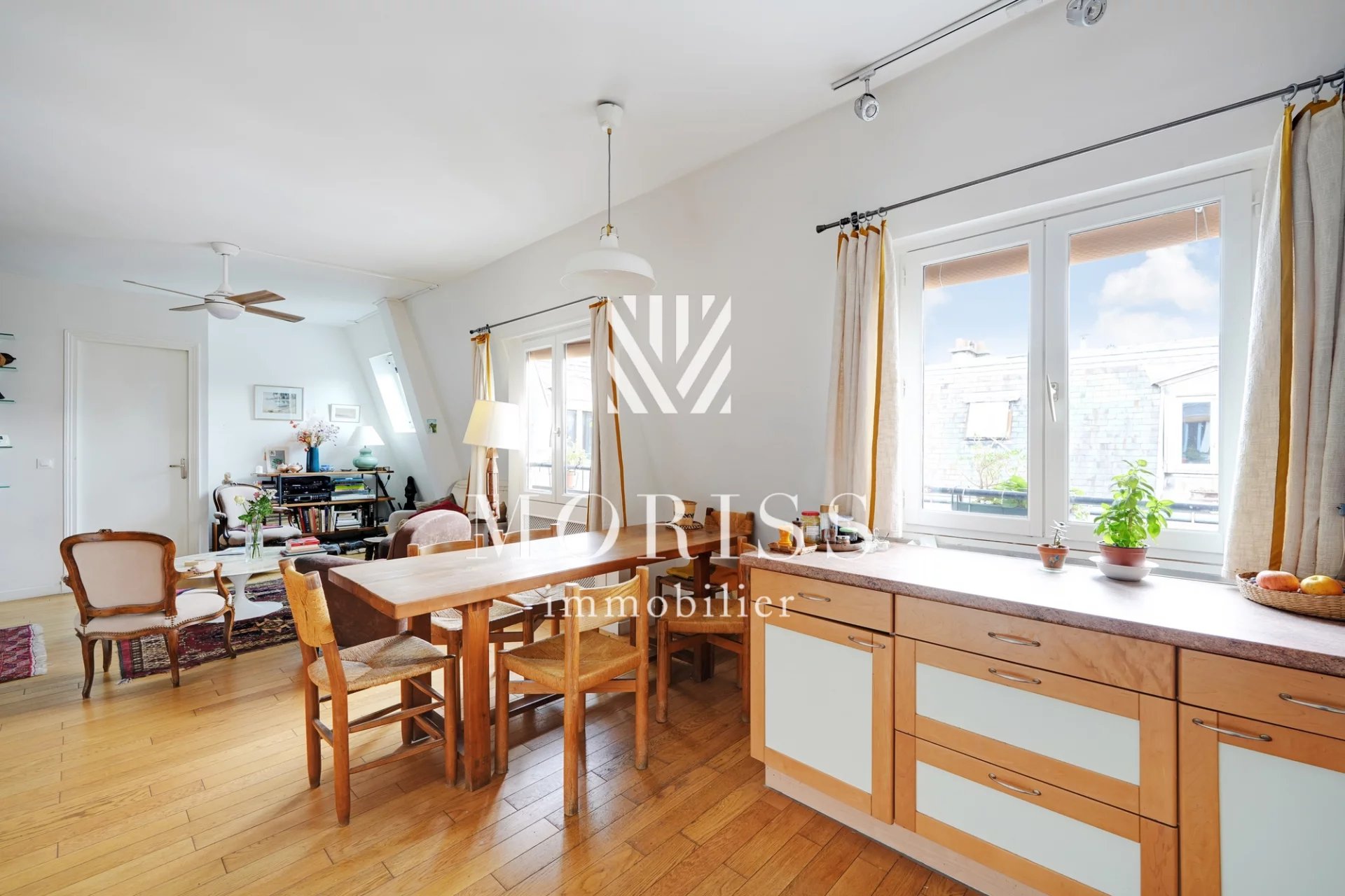 APPARTEMENT 4 PIÉCES ATYPIQUE - DERNIER ÉTAGE - COUP DE COEUR - - Image Array