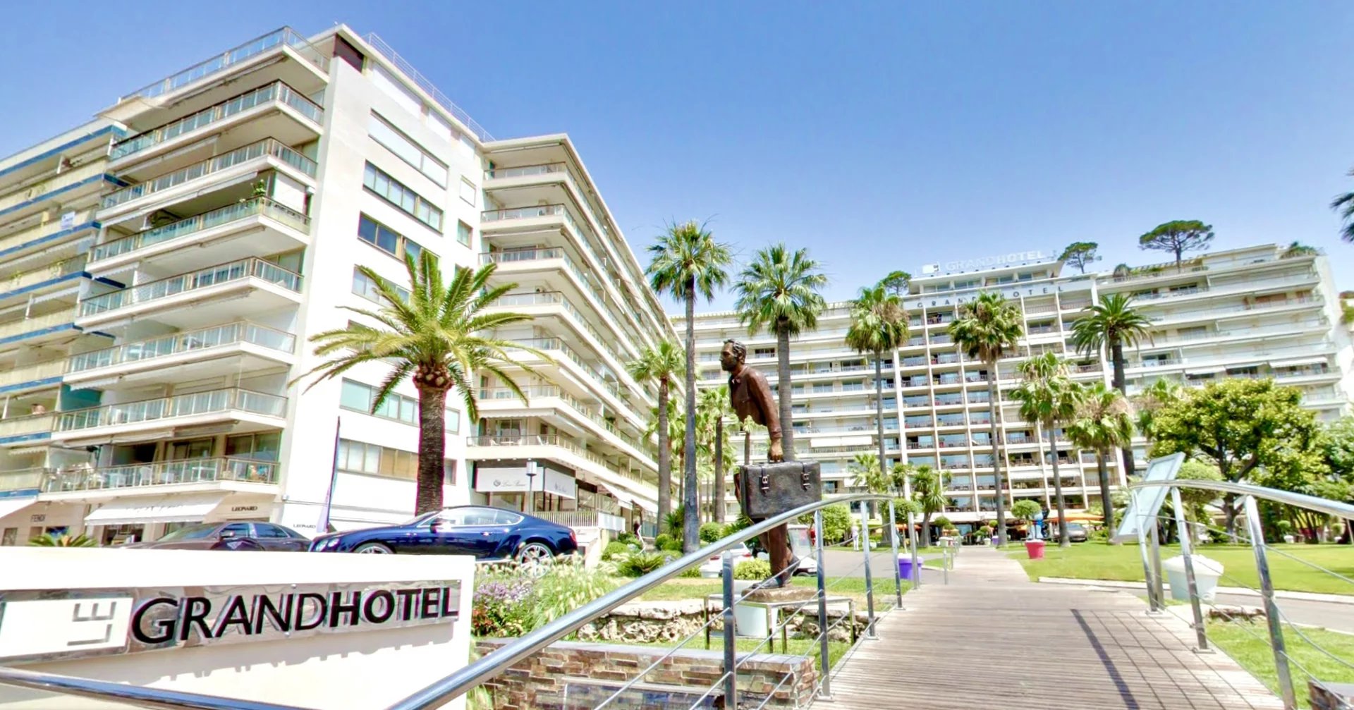 CANNES CROISETTE - 2 BEDROOM APARTMENT