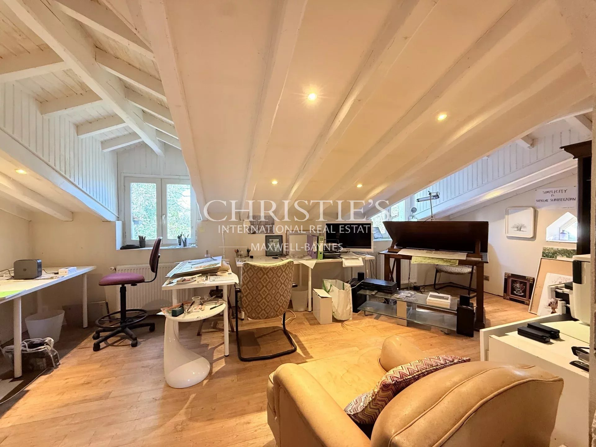 5 Bedroom Villa/Townhouse's Image 18