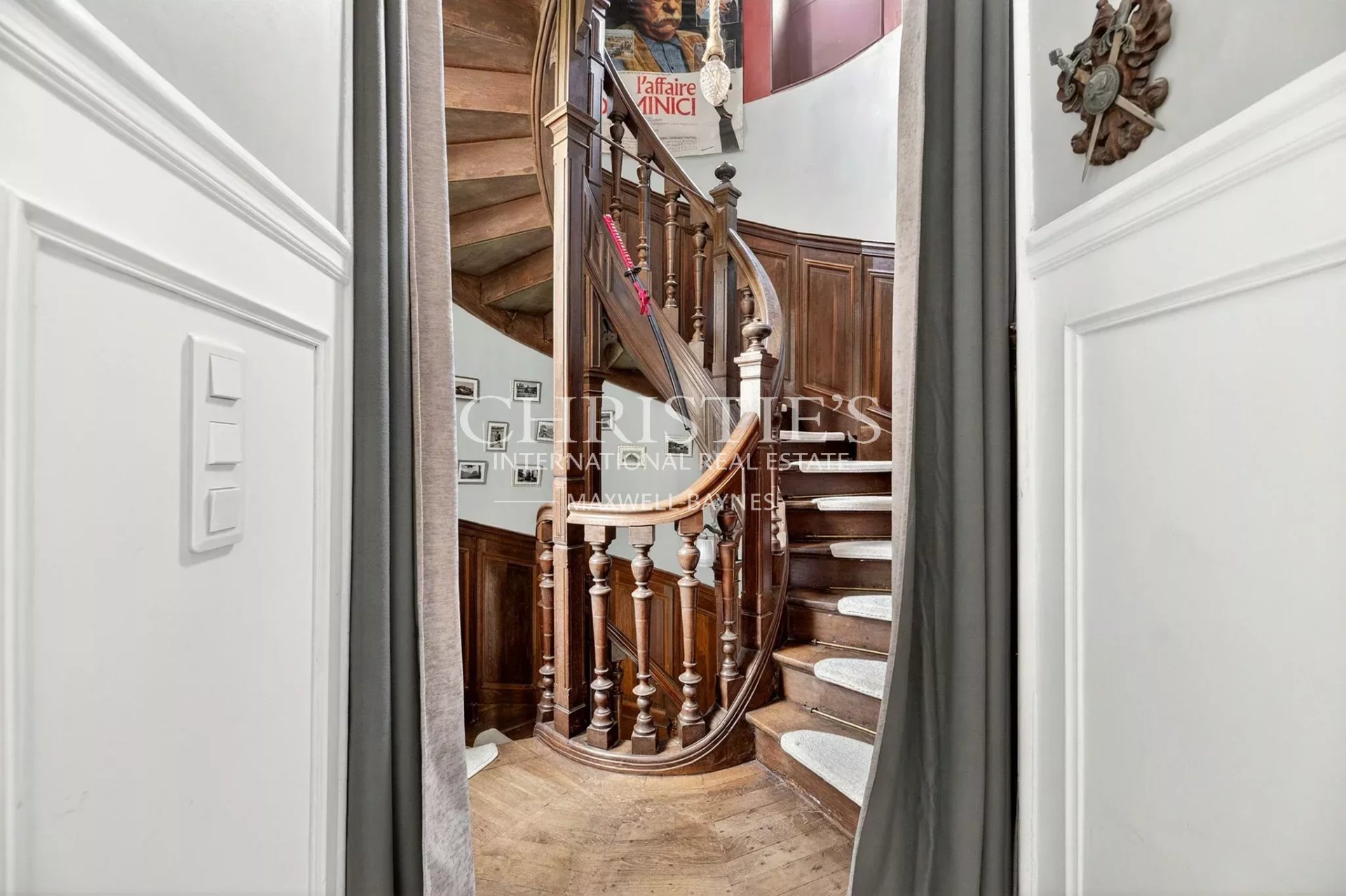 9 Bedroom Chateau's Image 34