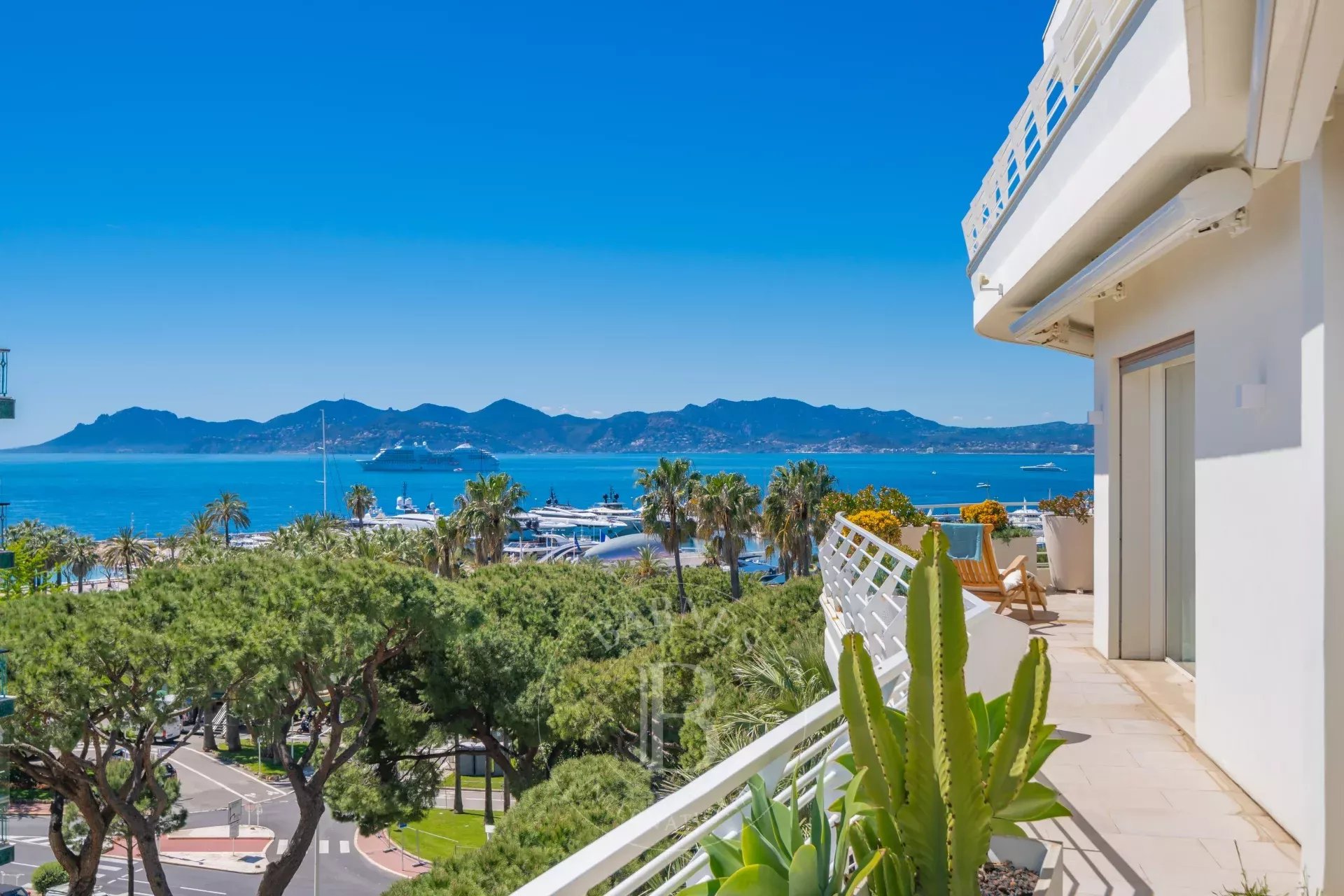 CO-EXCLUSIVITY - CANNES CROISETTE - 6-ROOM APARTMENT - MODERN - PANORAMIC SEA VIEW - picture 20