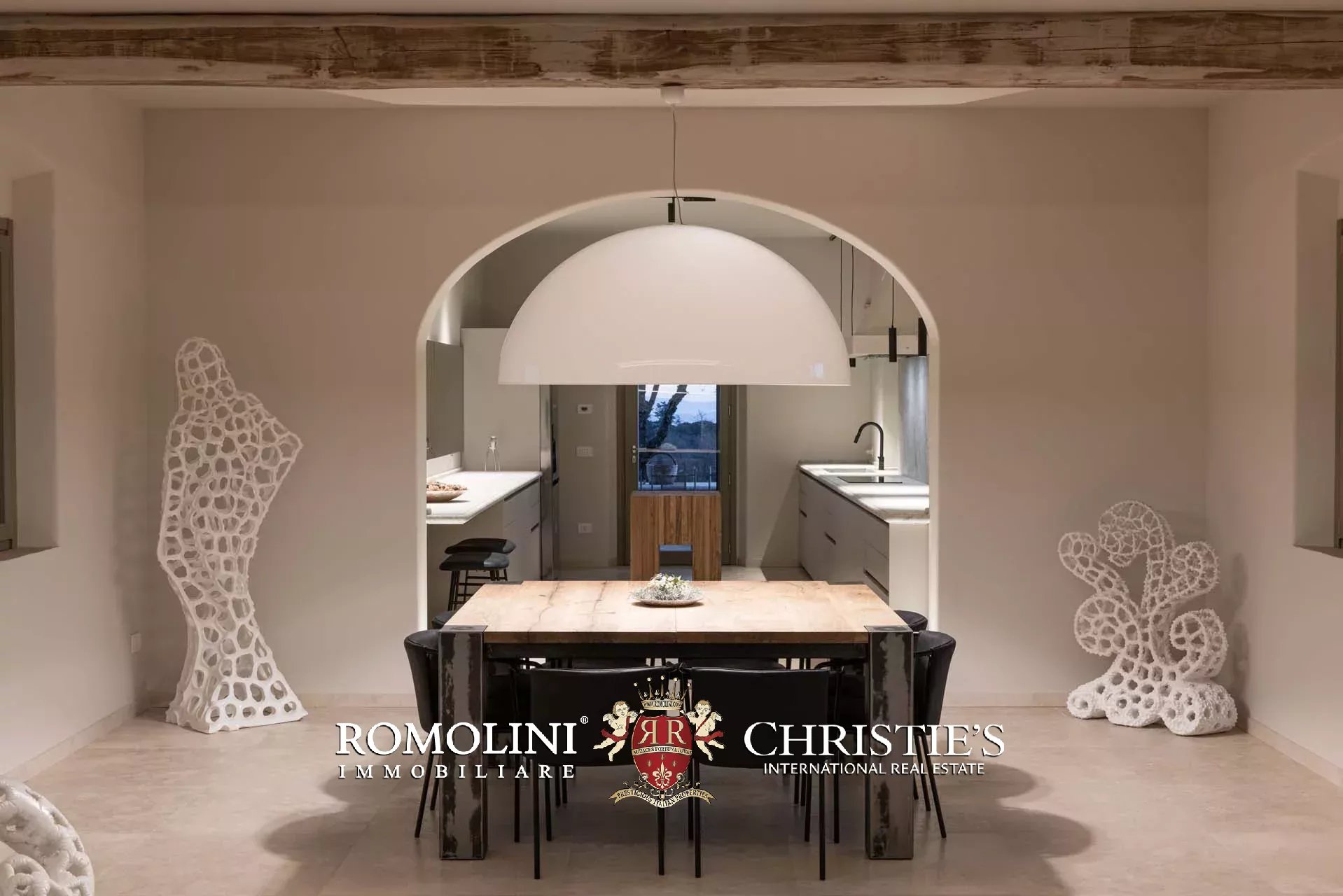 4 Bedroom Villa/Townhouse's Image 32