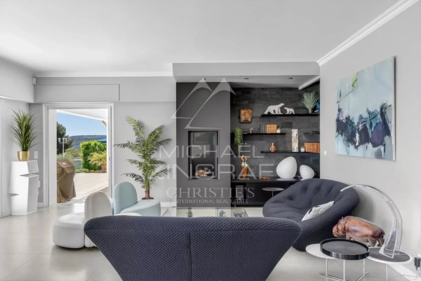 Renovated Single-Storey Villa with Village View — photo 7