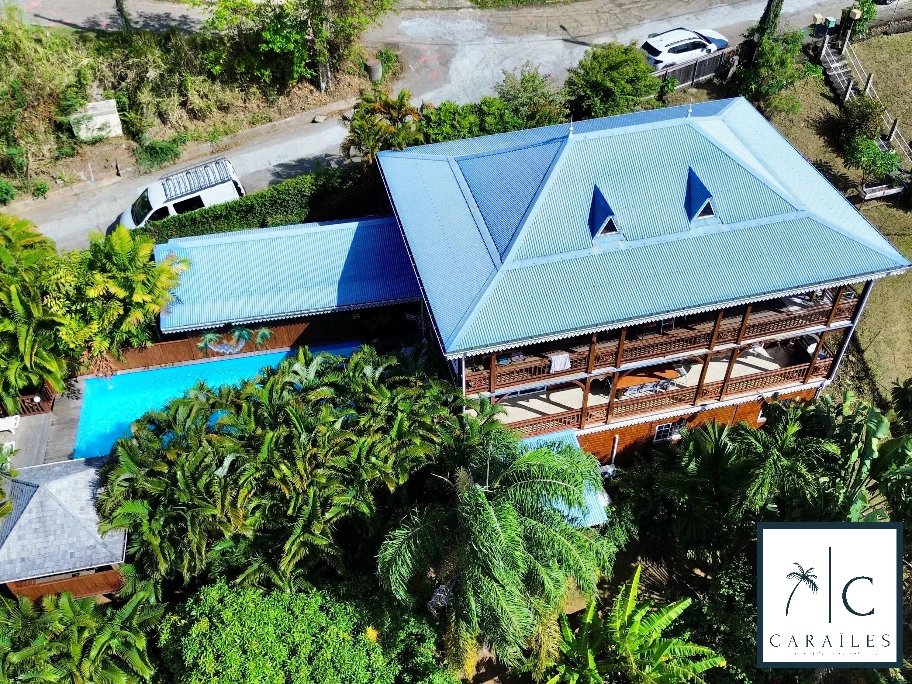 Superbe villa 8 chambres avec piscine à La Trinité