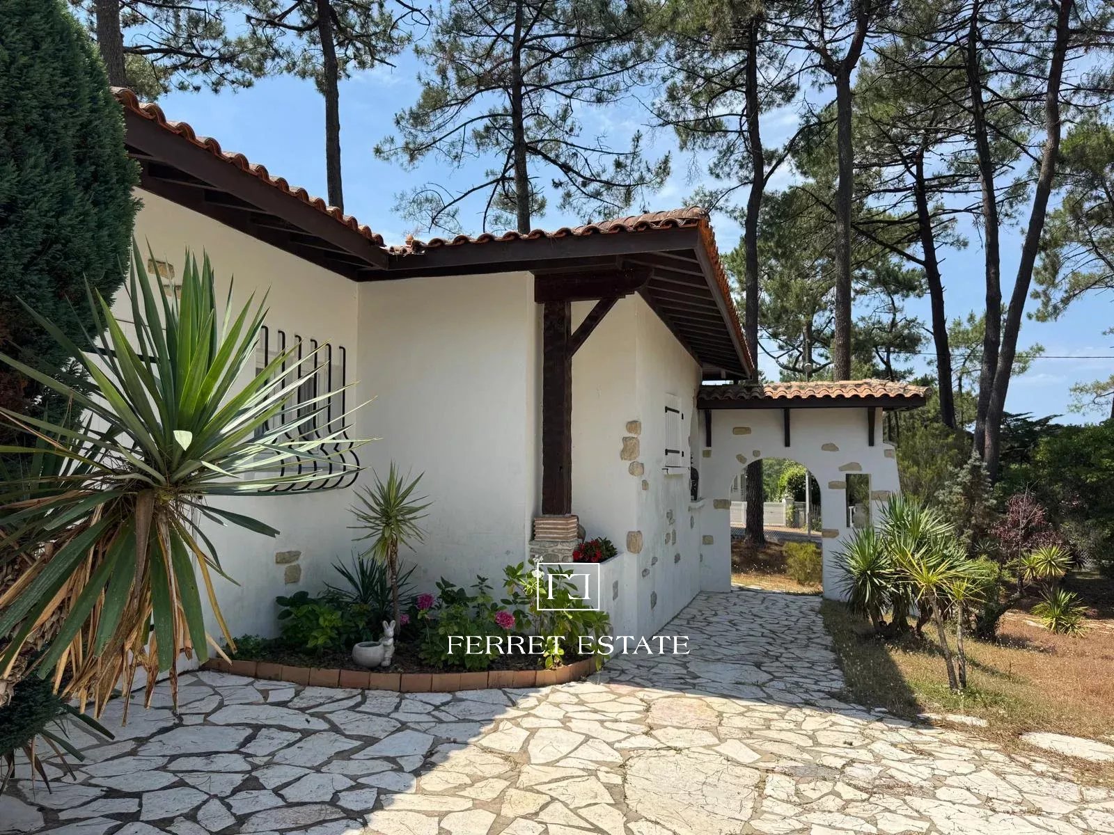 VILLA PROCHE BASSIN