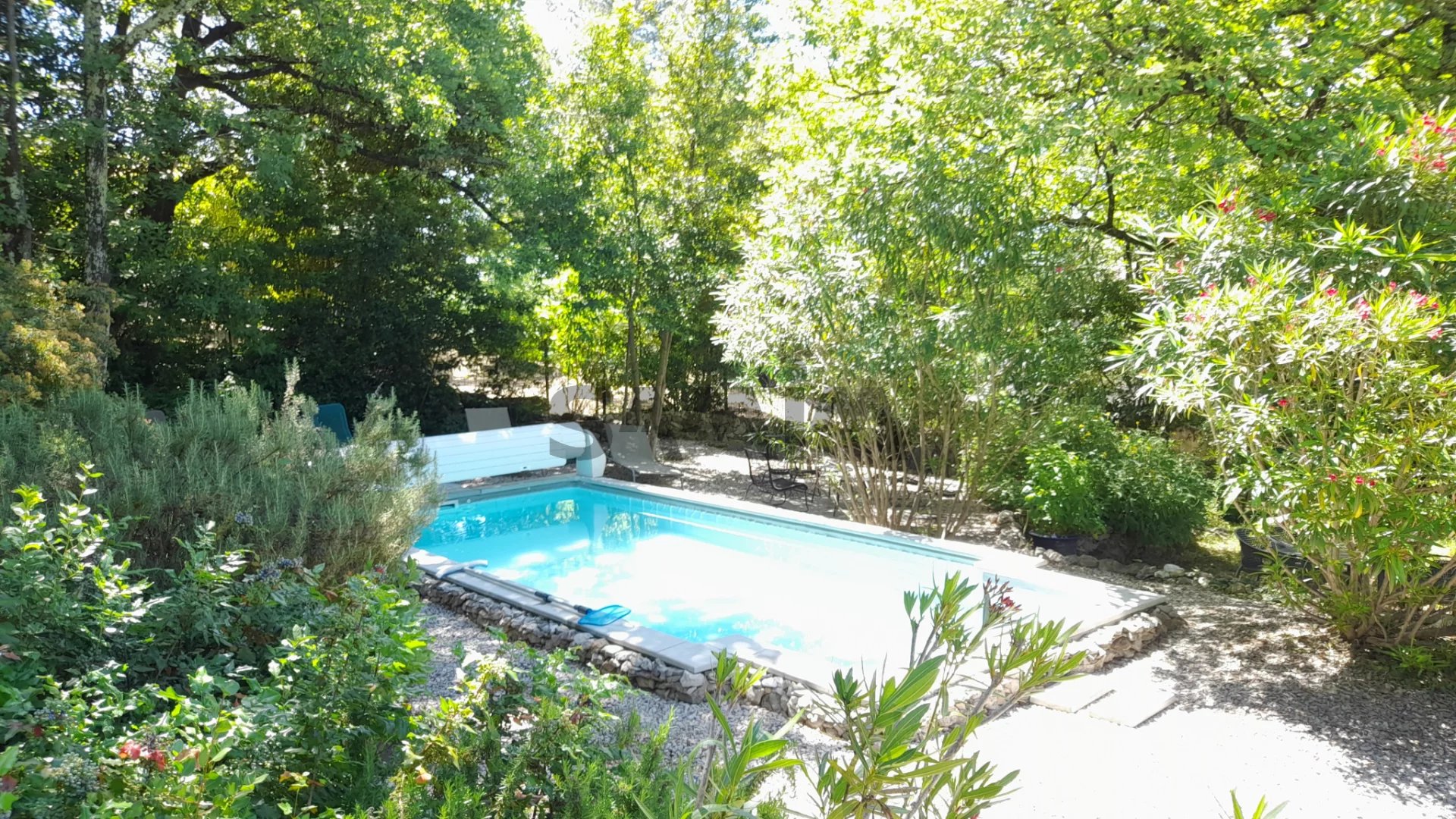 À VENDRE BELLE VILLA ET GRAND JARDIN SECTEUR SAINT HIPPOLYTE
