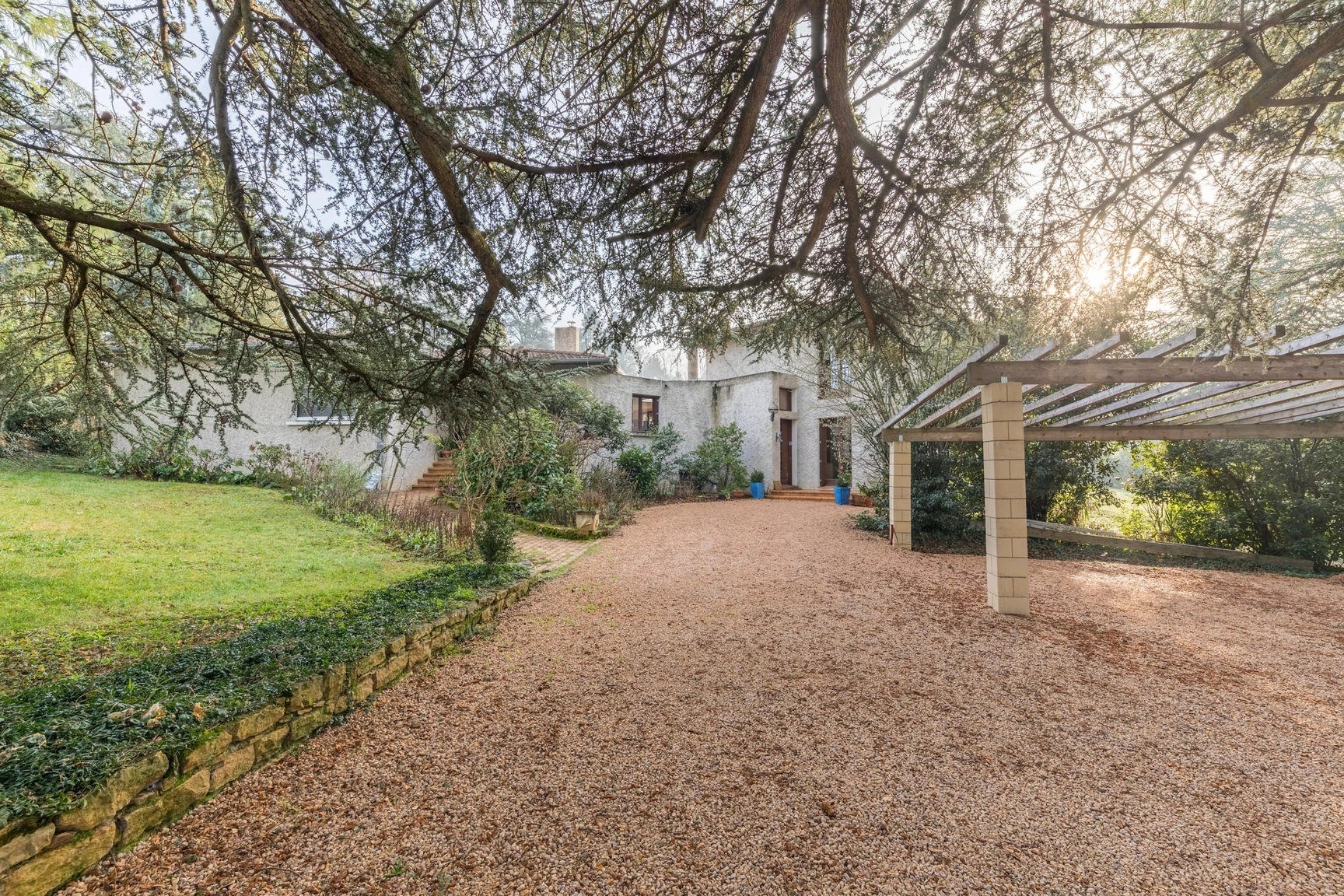 Maison de caractère de 210 m² à Chasselay 69380