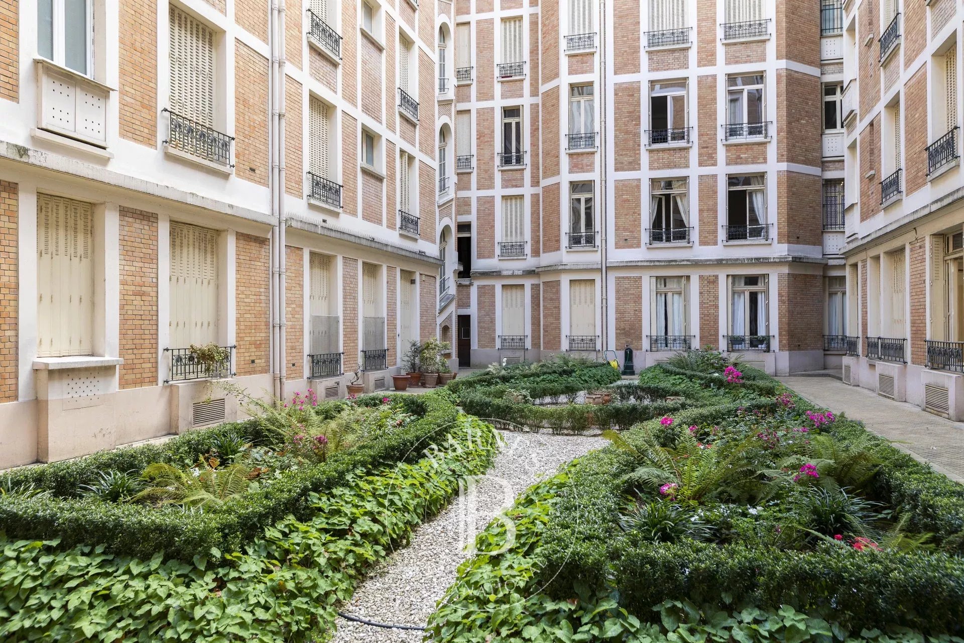 Daire Paris 7ème - picture 4