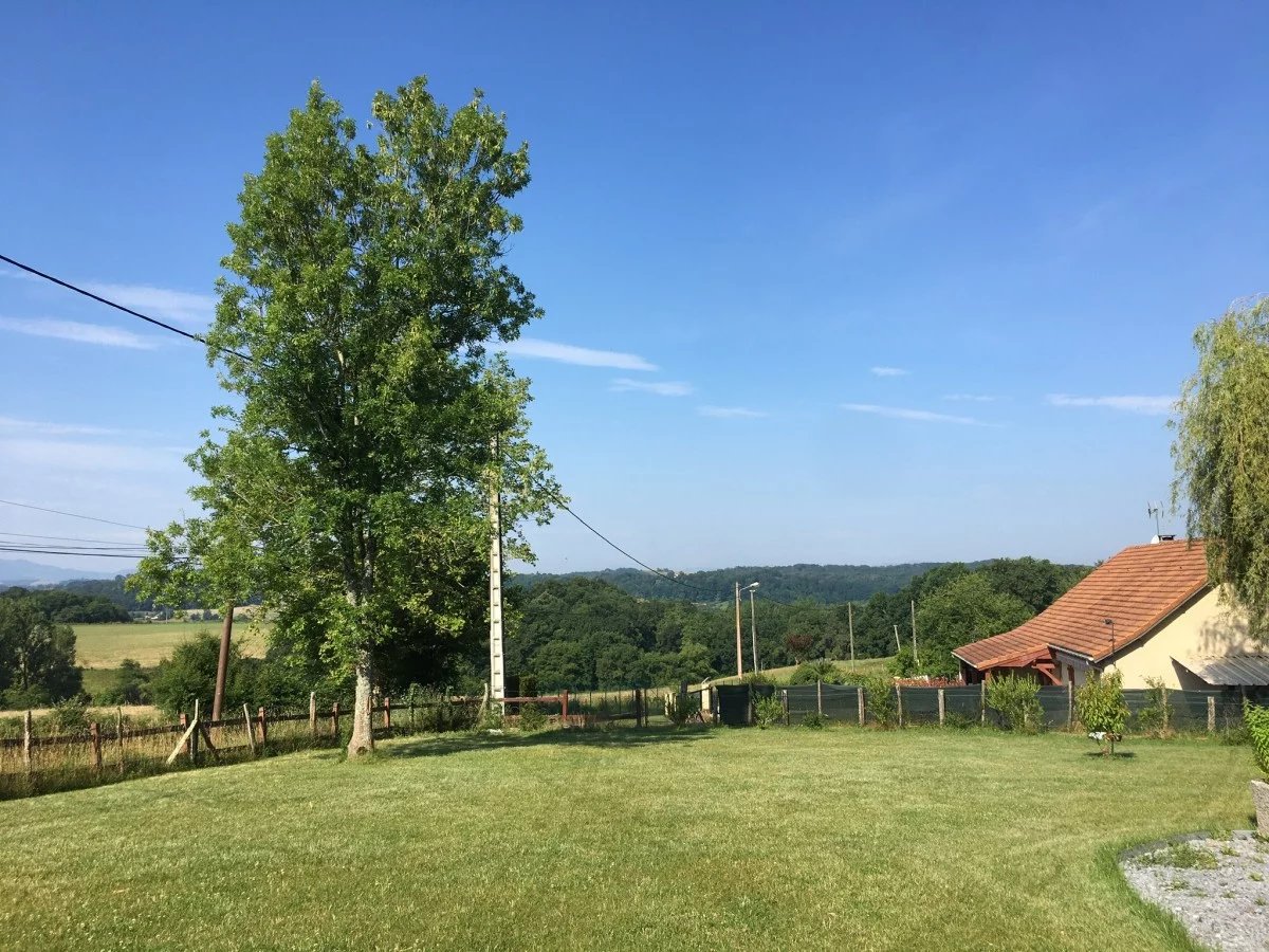 Maison restaurée vue Pyrénées