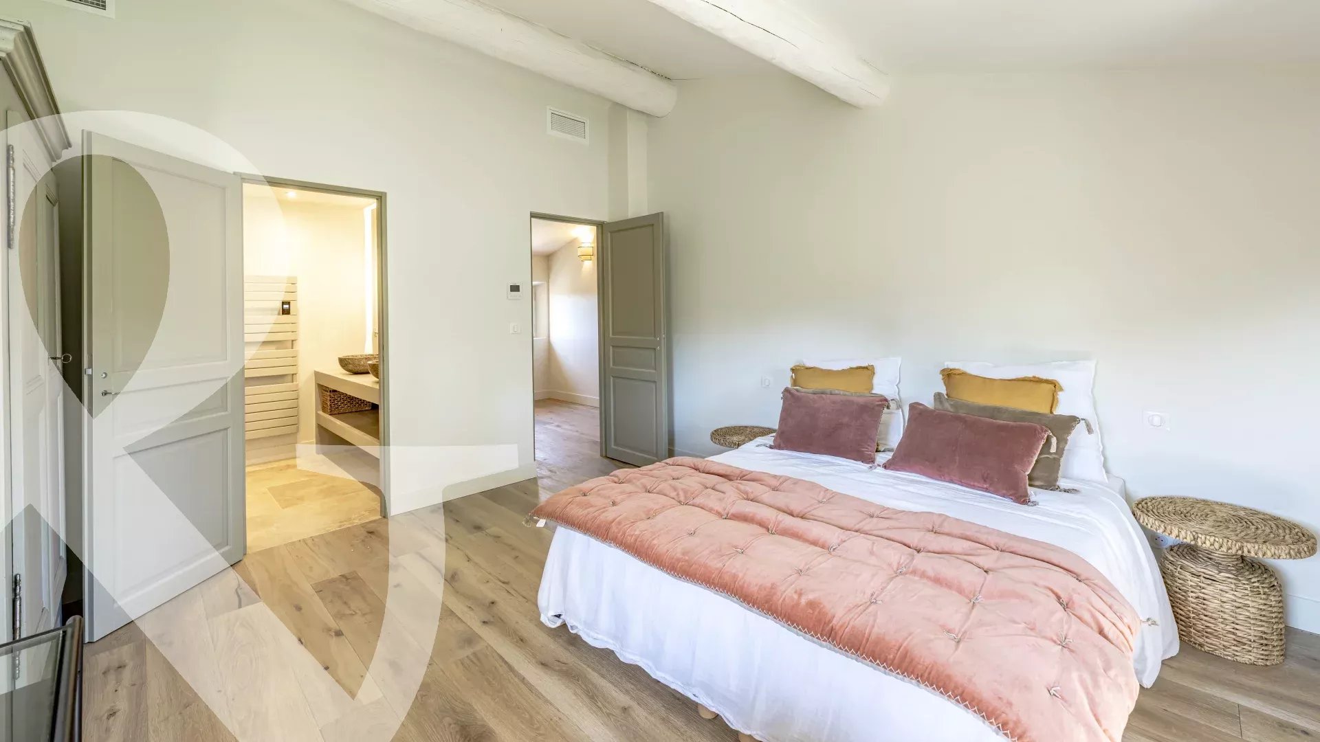 RESTAURATION DE GRANDE QUALITE