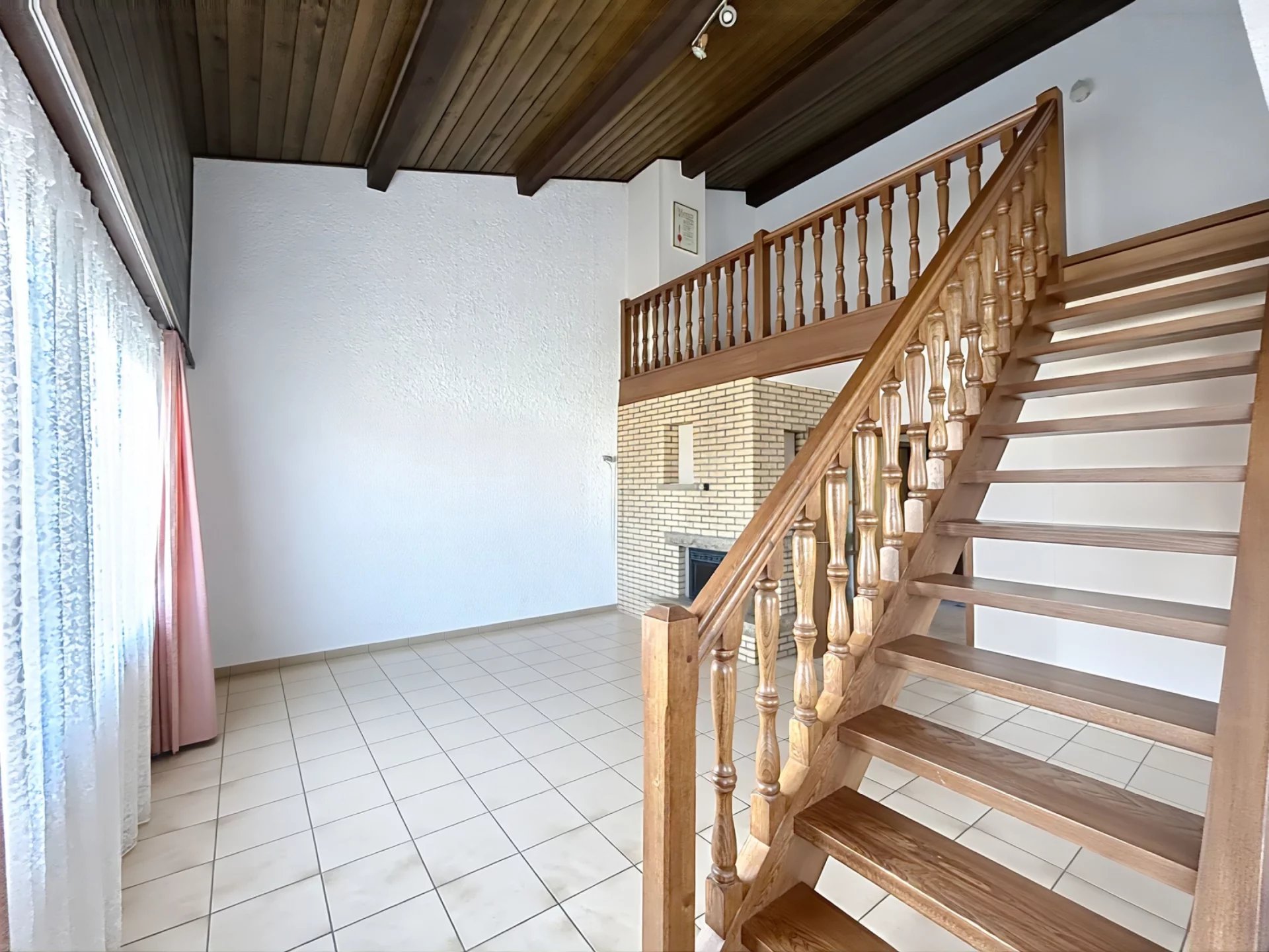 Off Market - Rare à la vente - Maison mitoyenne idéalement située au Landeron