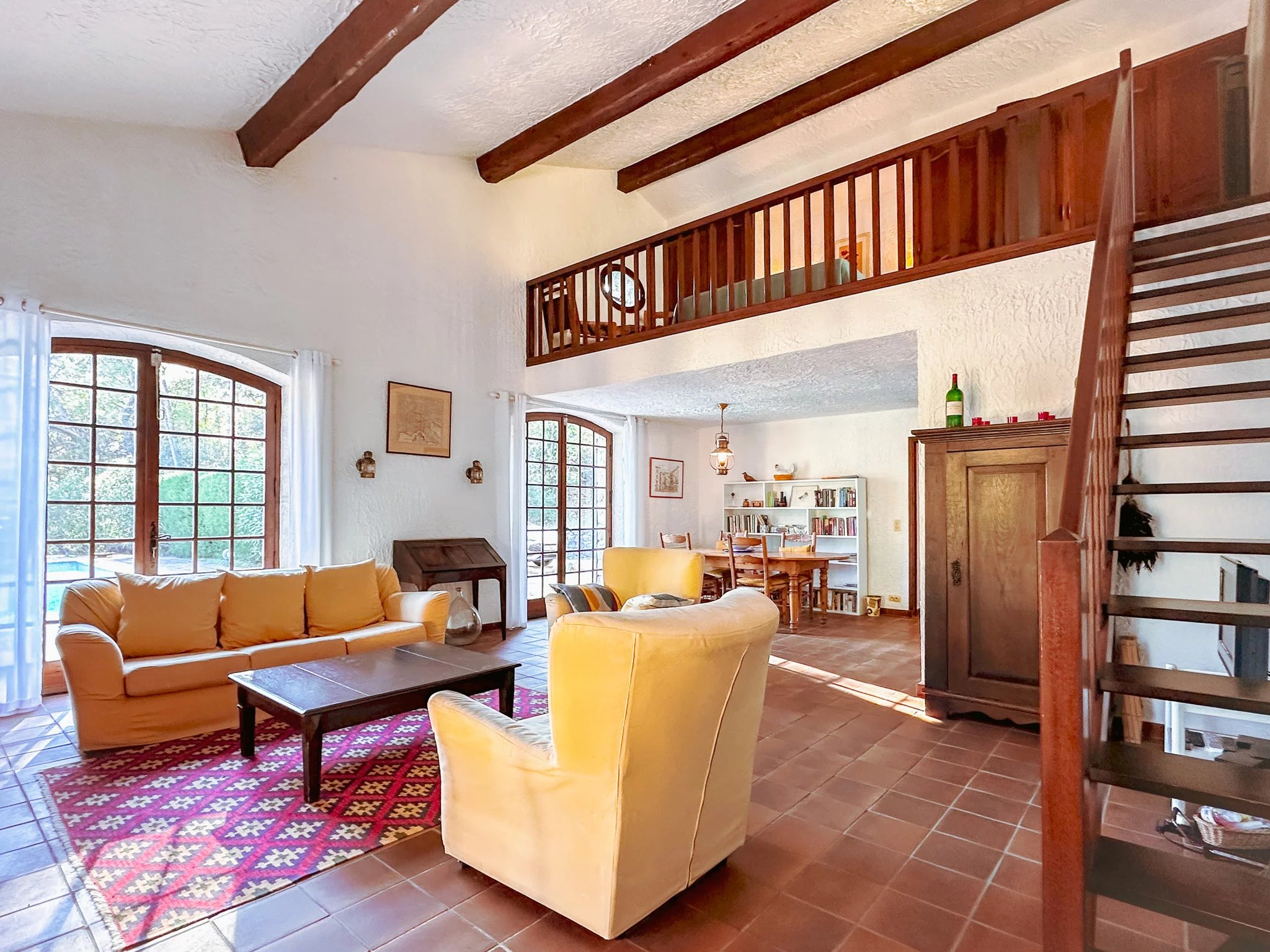 Charmante maison en pierre avec piscine à Seillans