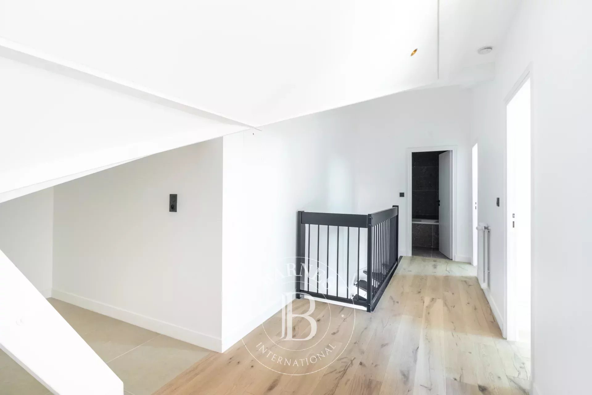 Saint-Germain-en-Laye  - Appartement 5 Pi&egrave;ces 3 Chambres - picture 13