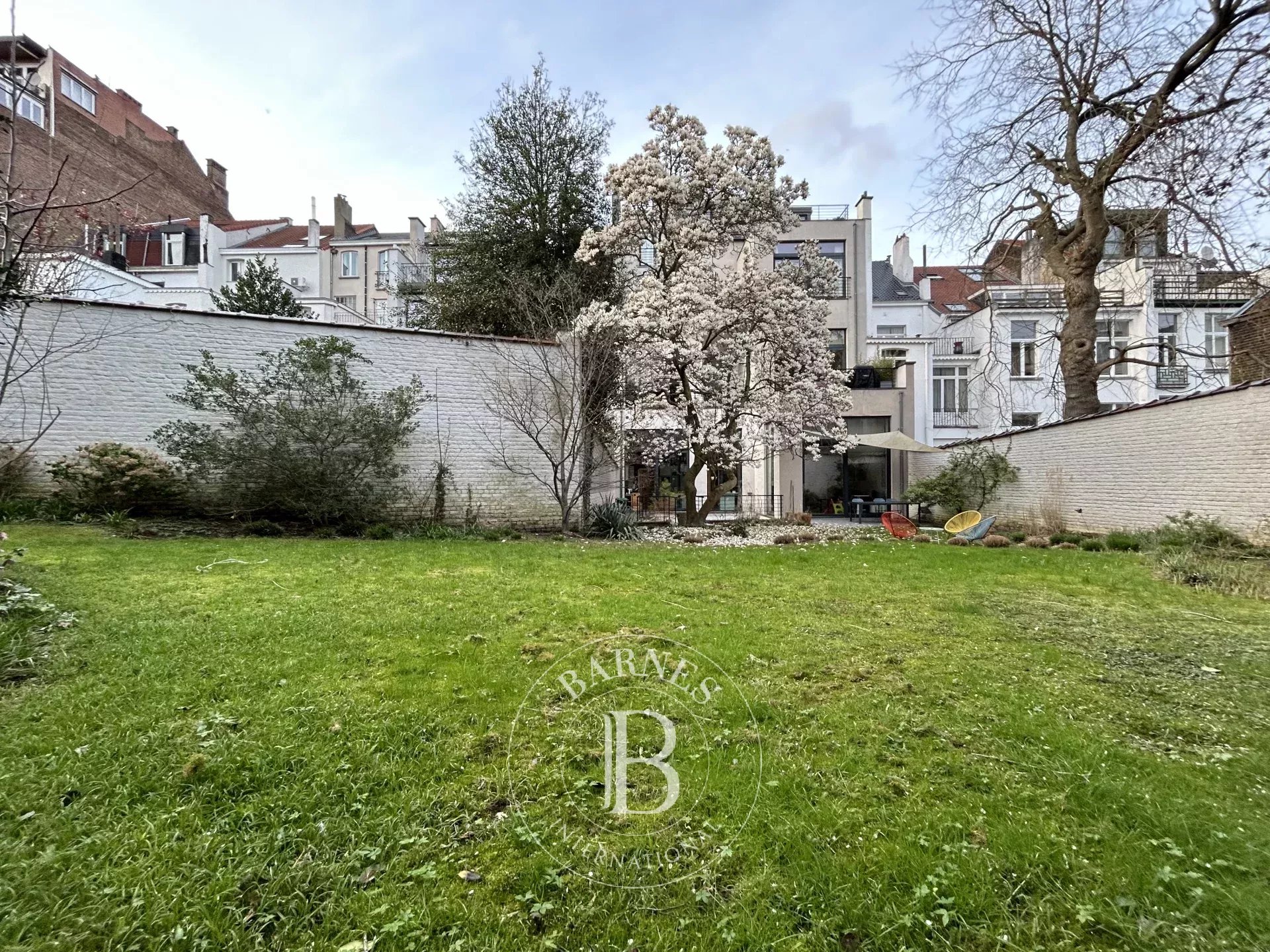 Ixelles - Lesbroussart -  Luxury apartment, 4 bedrooms with large garden