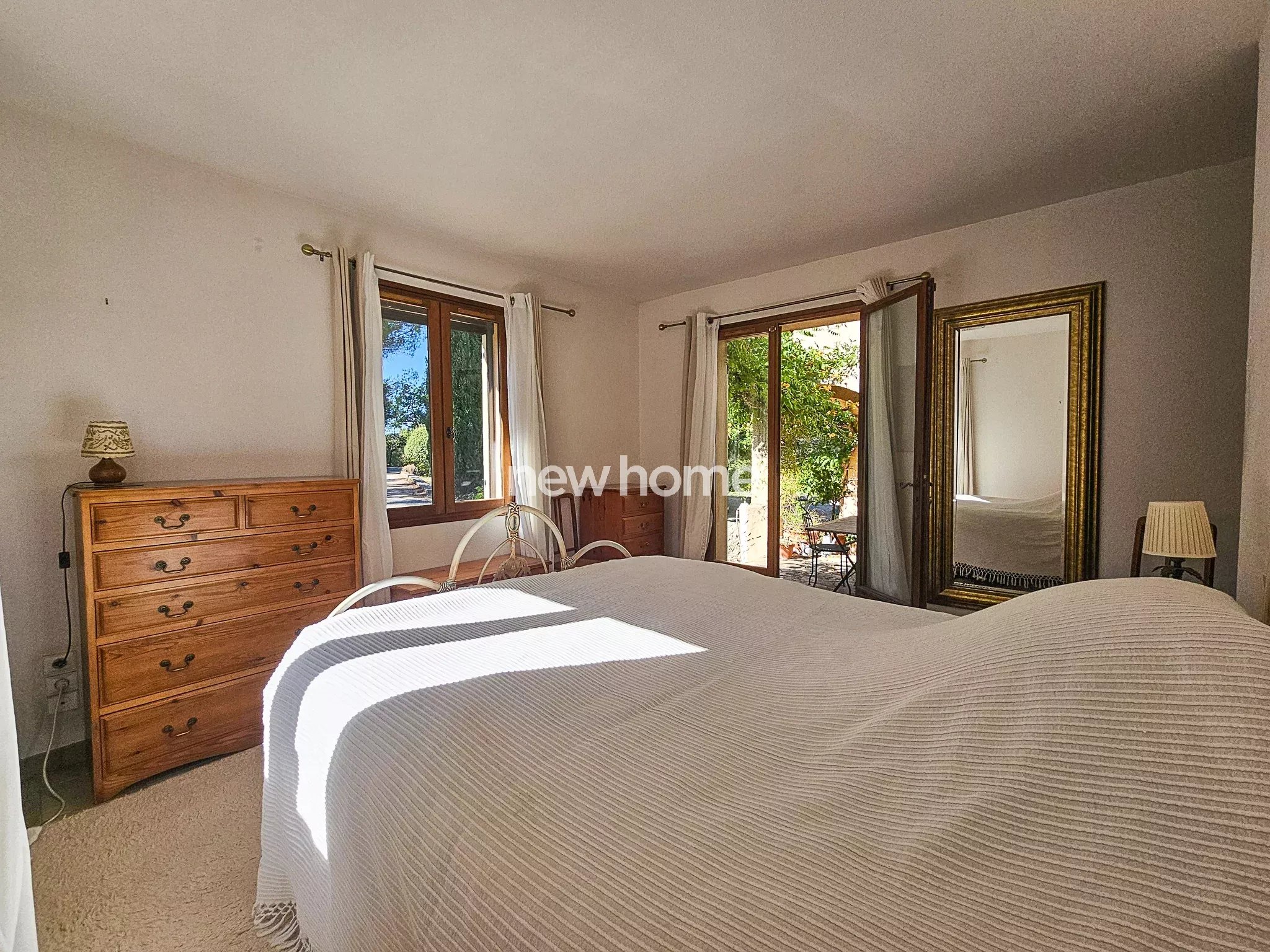 Havre de paix au cur de la nature avec vaste terrain arboré