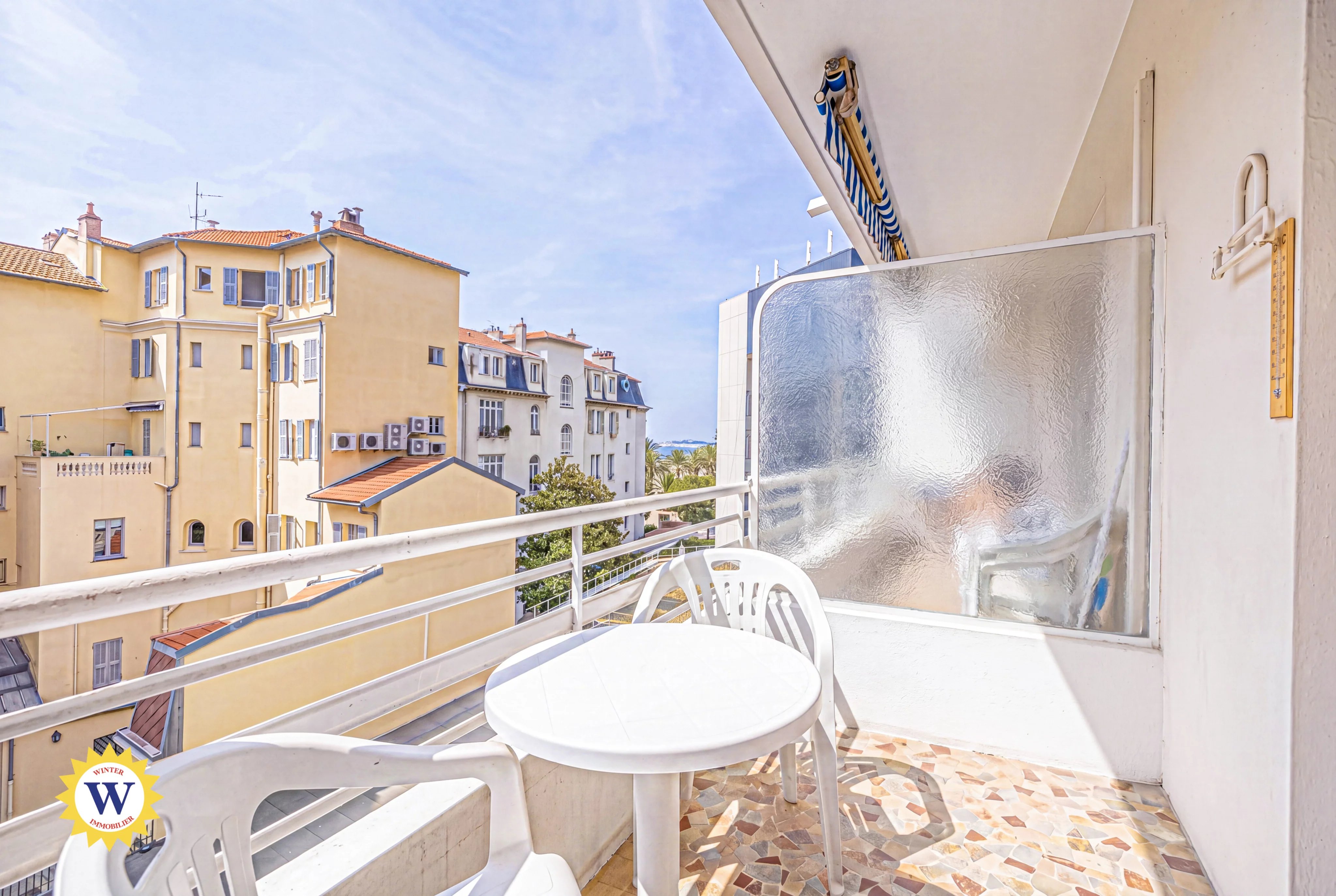 NICE PROMENADE ANDRIOLI / Studio de 31 m2 - étage élevé - terrasse - cave ! VENDU LOUE - Photo 3