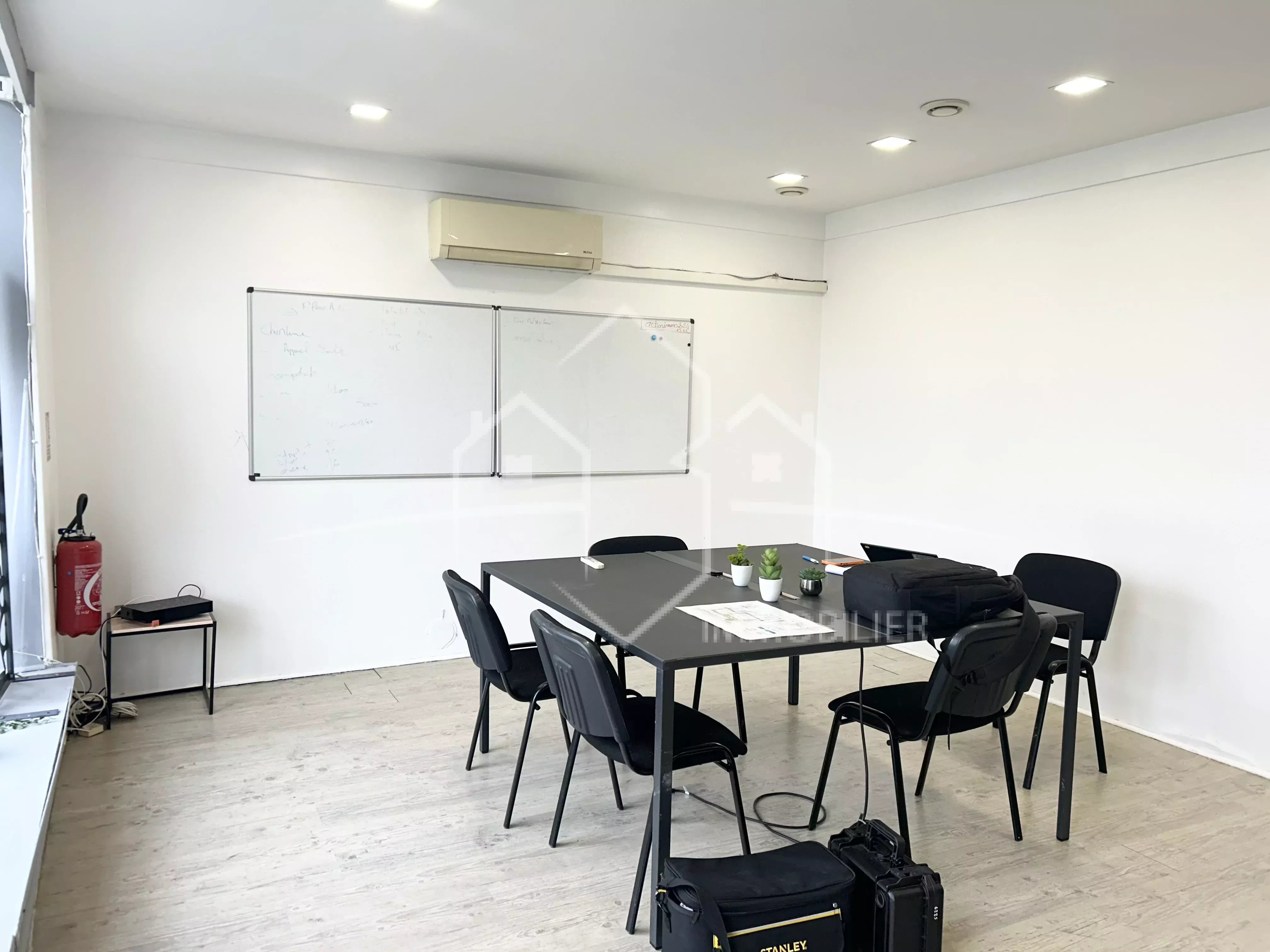 Ensemble immobilier appartement + local commercial Saint-Rambert-d'Albon