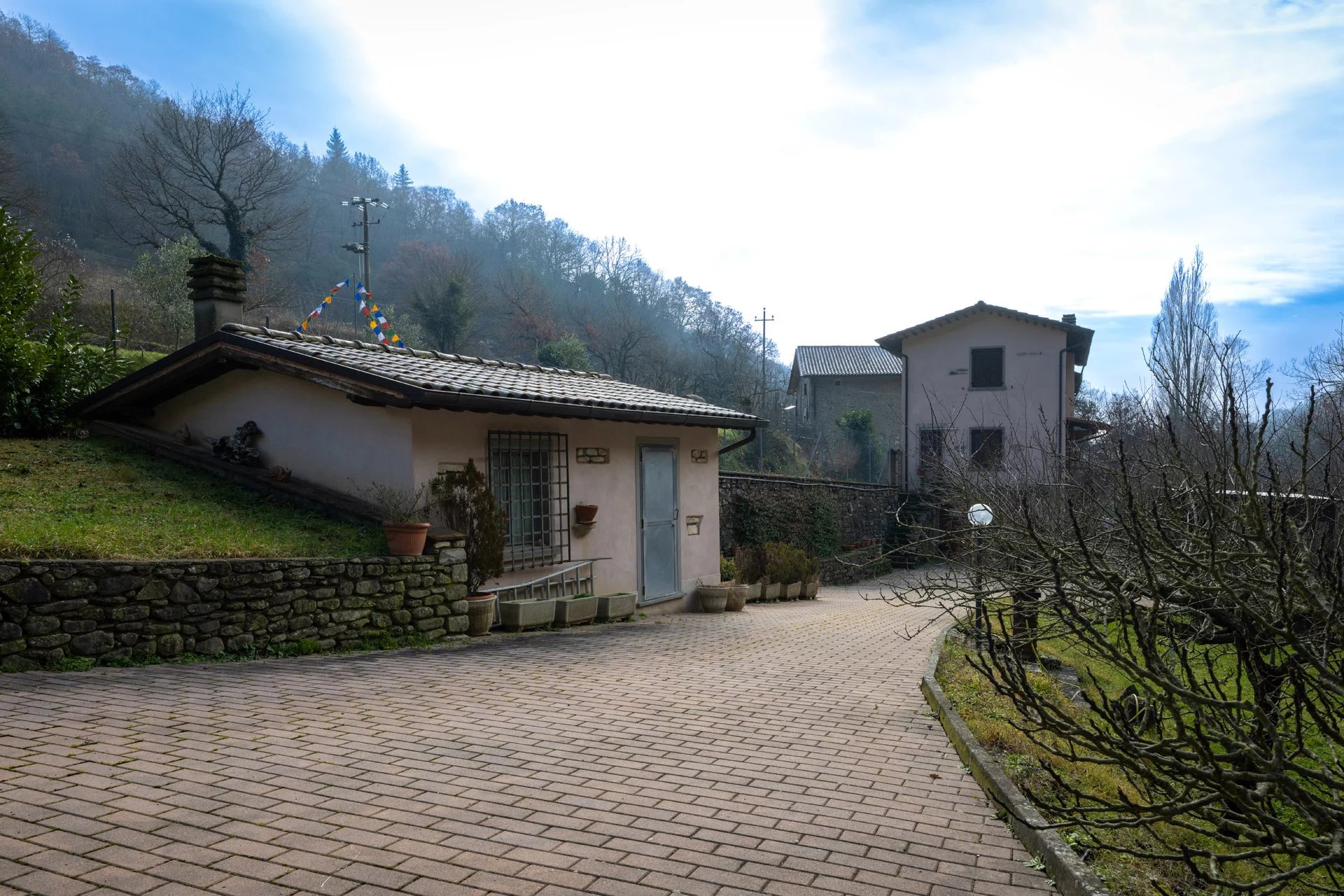 SANSEPOLCRO, TOSKANA: DOPPELHAUSHÄLFTE MIT GARTEN ZU VERKAUFEN