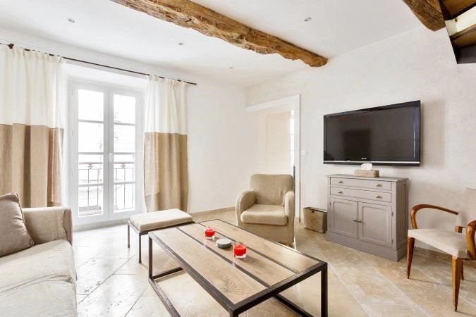 TWO BEDROOMS'APARTMENT IN THE VILLAGE CENTER OF VALBONNE