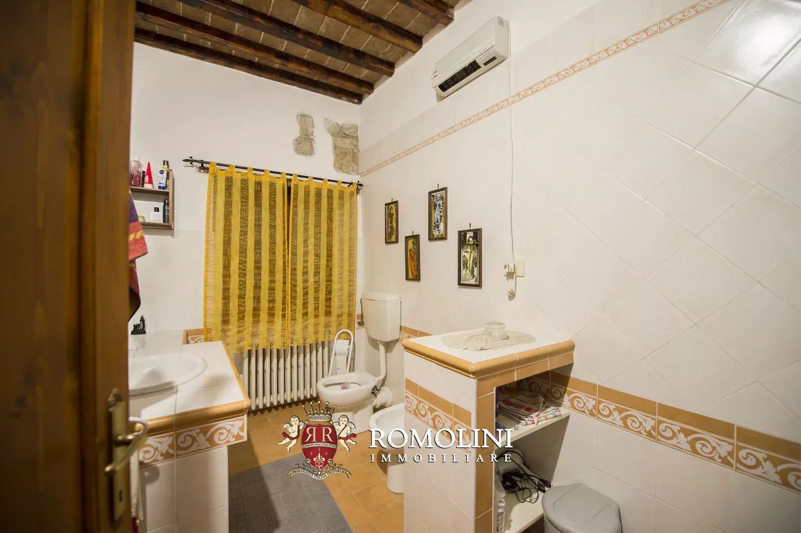 7 Bedroom Villa/Townhouse's Image 35