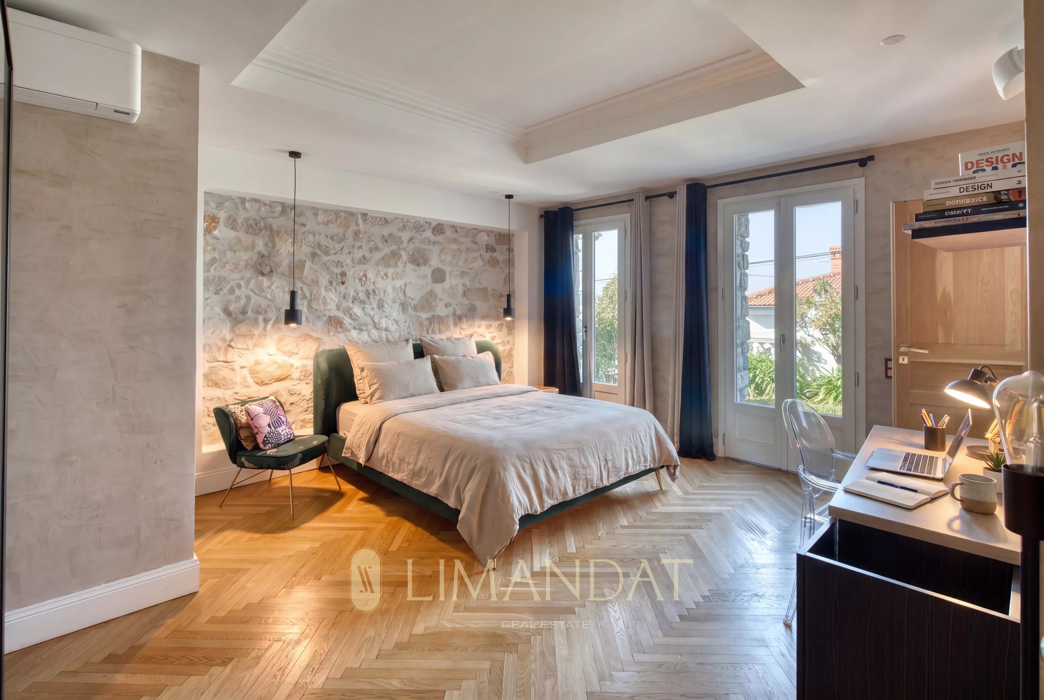 Location longue durée | Nice – Villa Belle Époque 5 suites, vue mer, piscine chauffée, jardin luxuriant