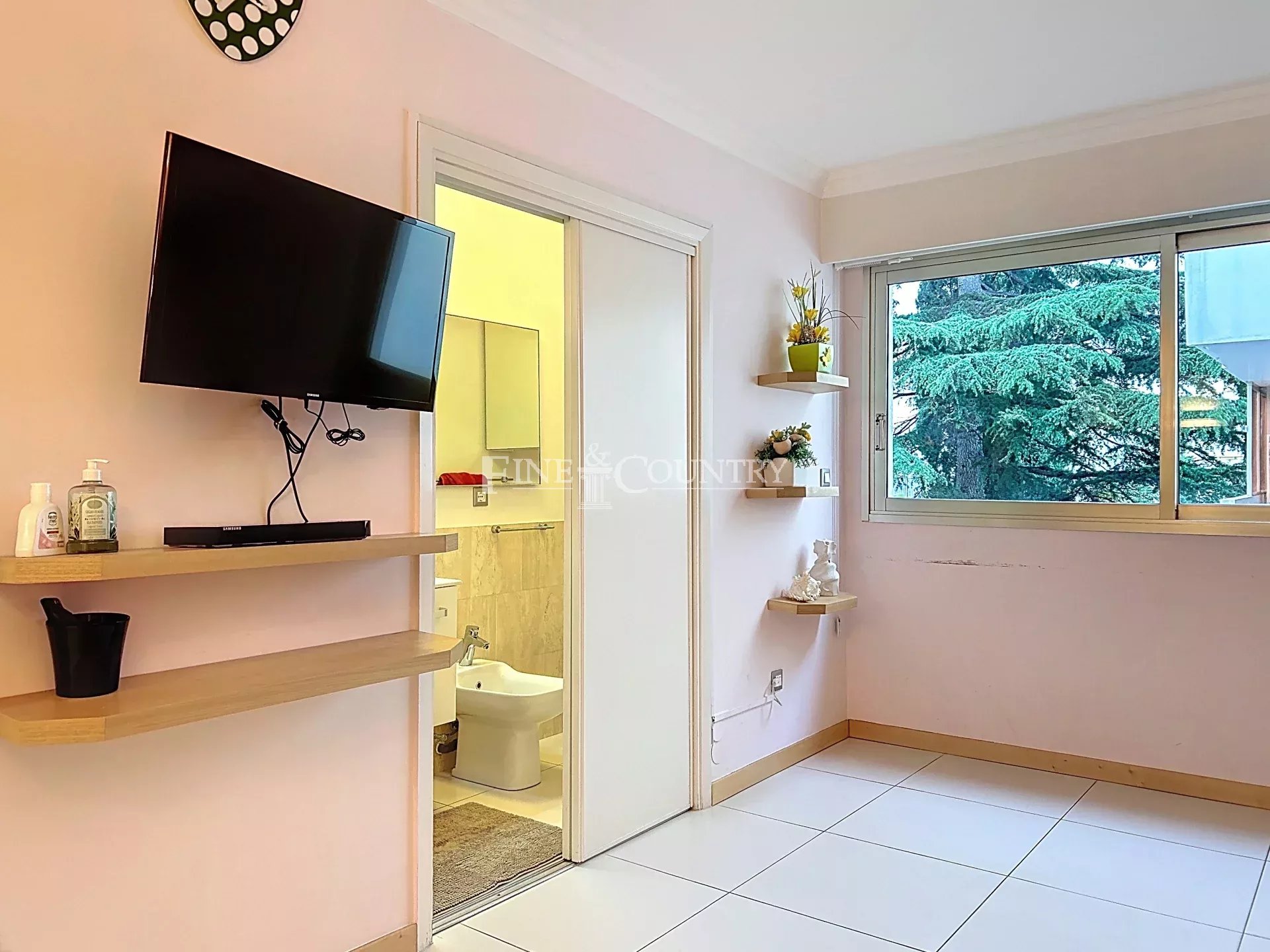Photo of Apartment 3 bedrooms for sale in Cannes Palm Beach
